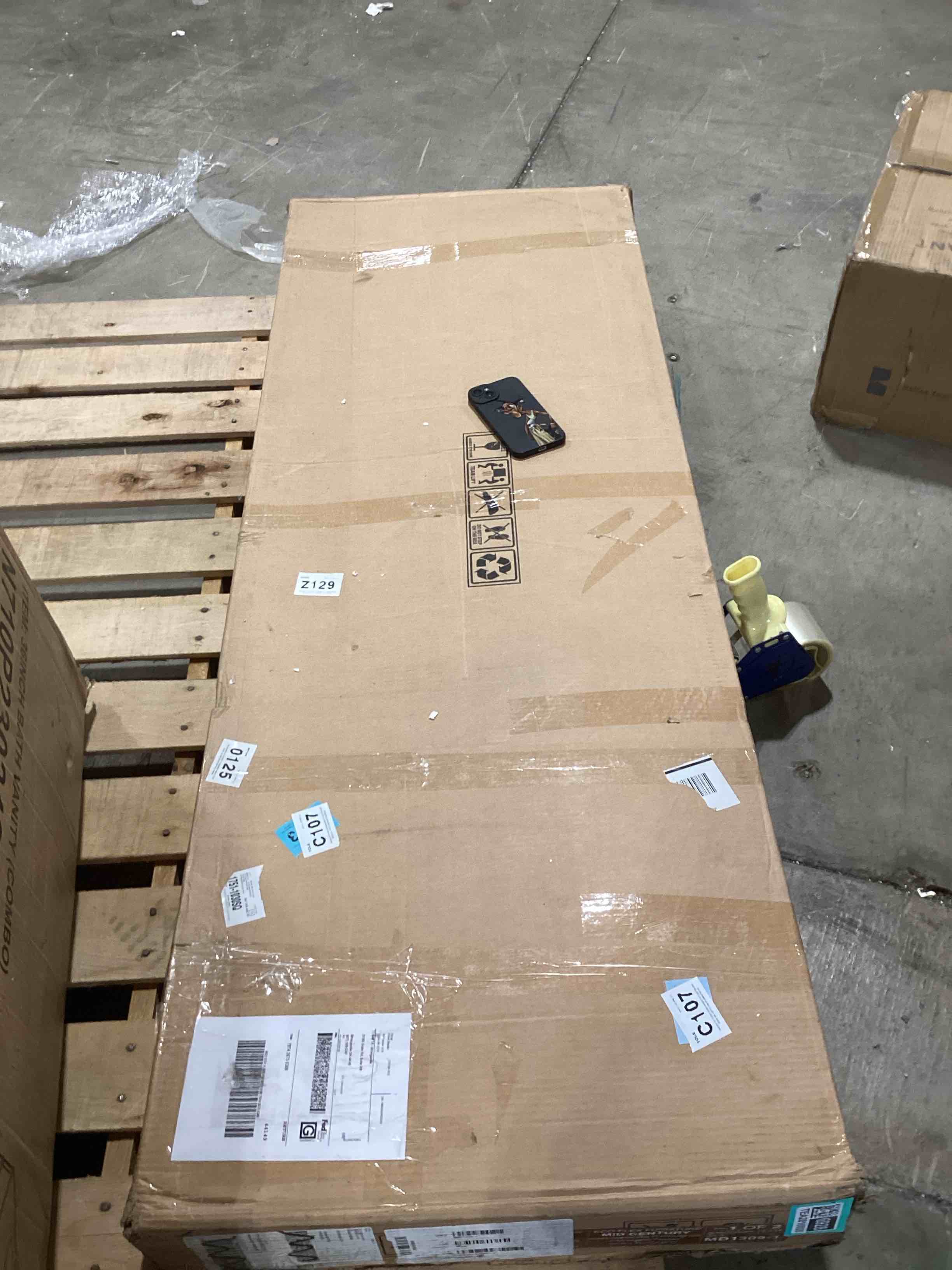 https://s3.amazonaws.com/lotting-images-prod/bidfta/TEA2816928_1752246846675.jpeg