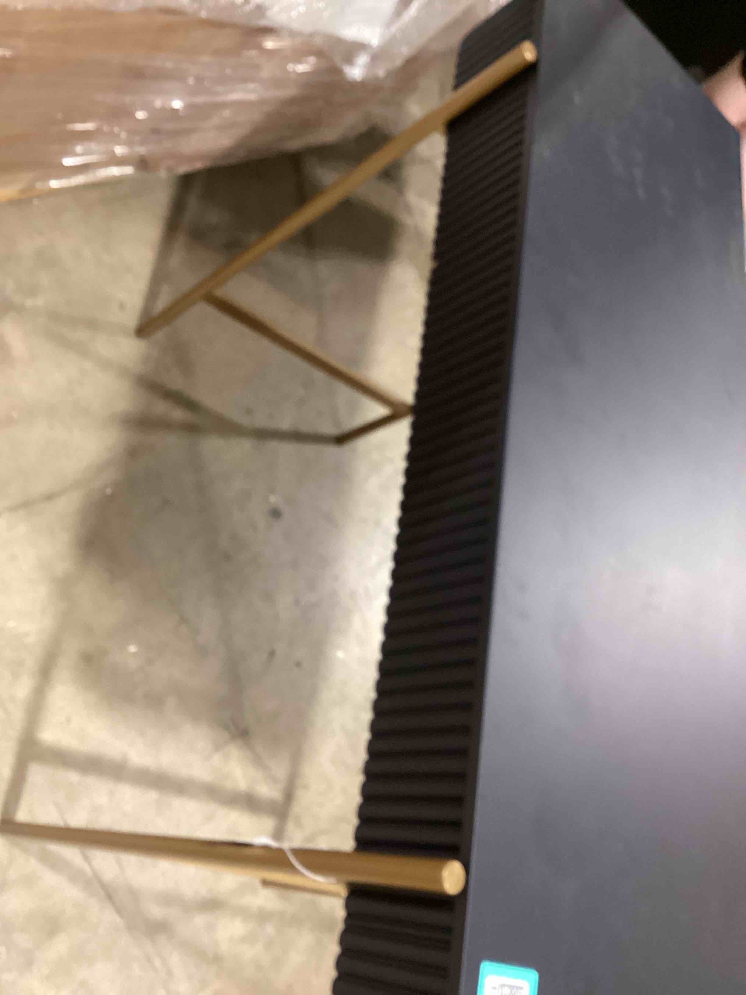 https://s3.amazonaws.com/lotting-images-prod/bidfta/TEA2817296_1752666536077.jpeg
