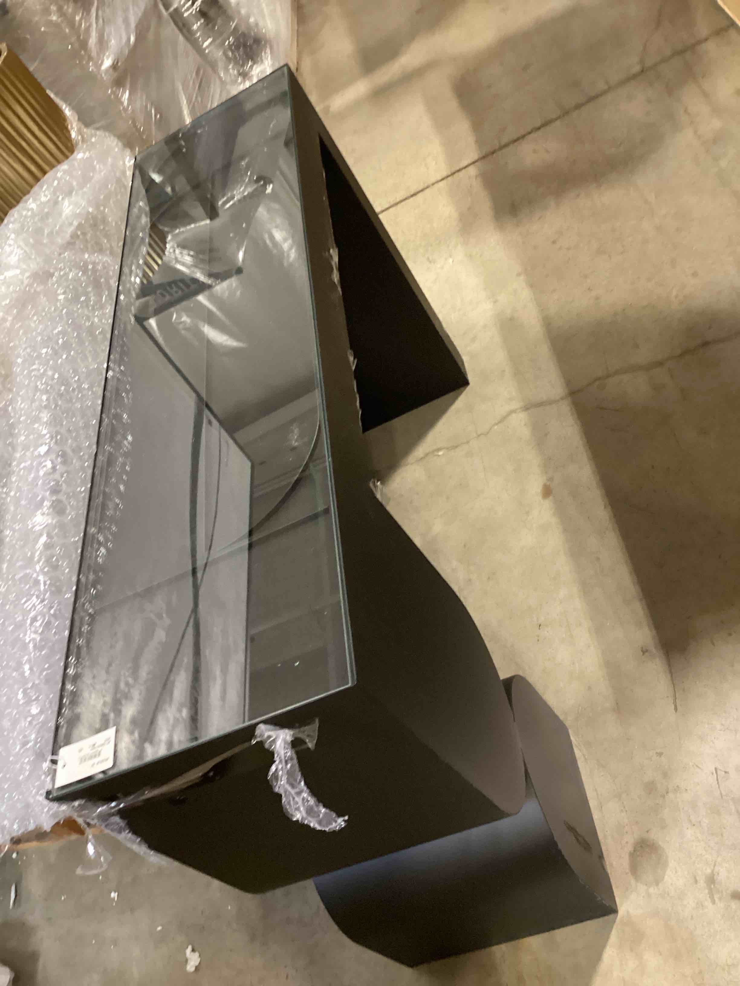 https://s3.amazonaws.com/lotting-images-prod/bidfta/TEA2817317_1752673124917.jpeg