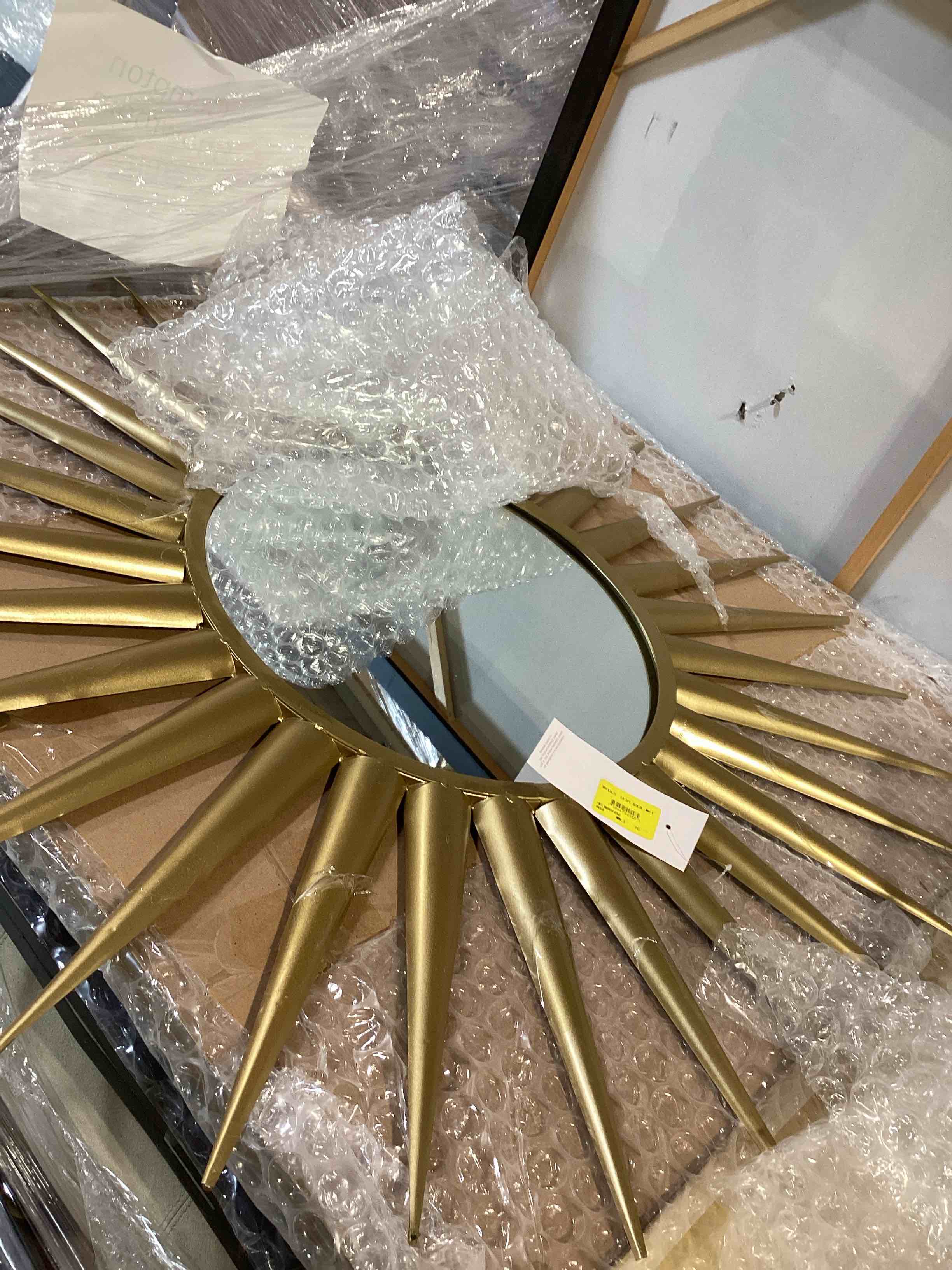 SAFAVIEH METAL SUNBURST WALL MIRROR. GOLD FINISH.