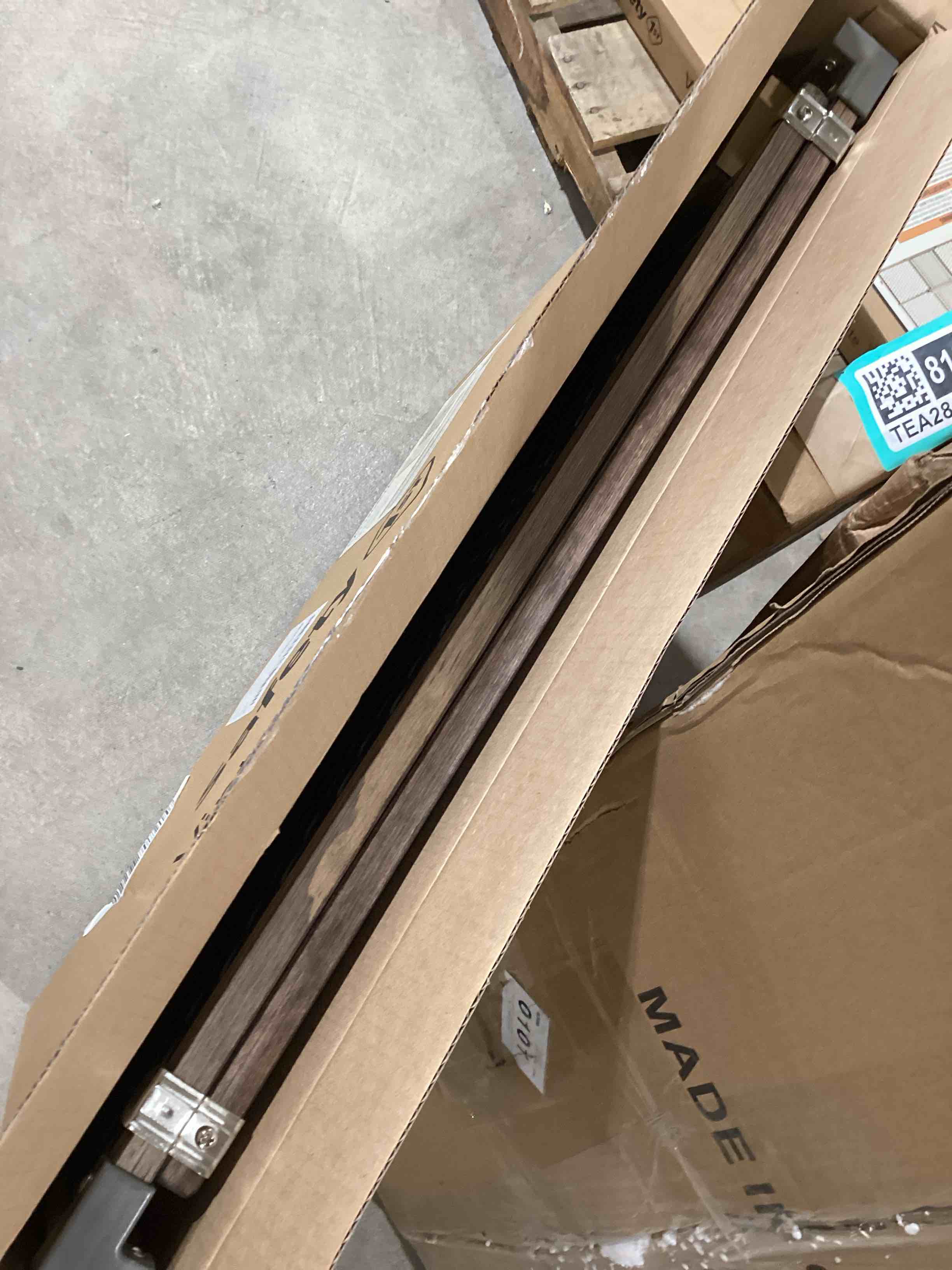 https://s3.amazonaws.com/lotting-images-prod/bidfta/TEA2818186_1753964518543.jpeg