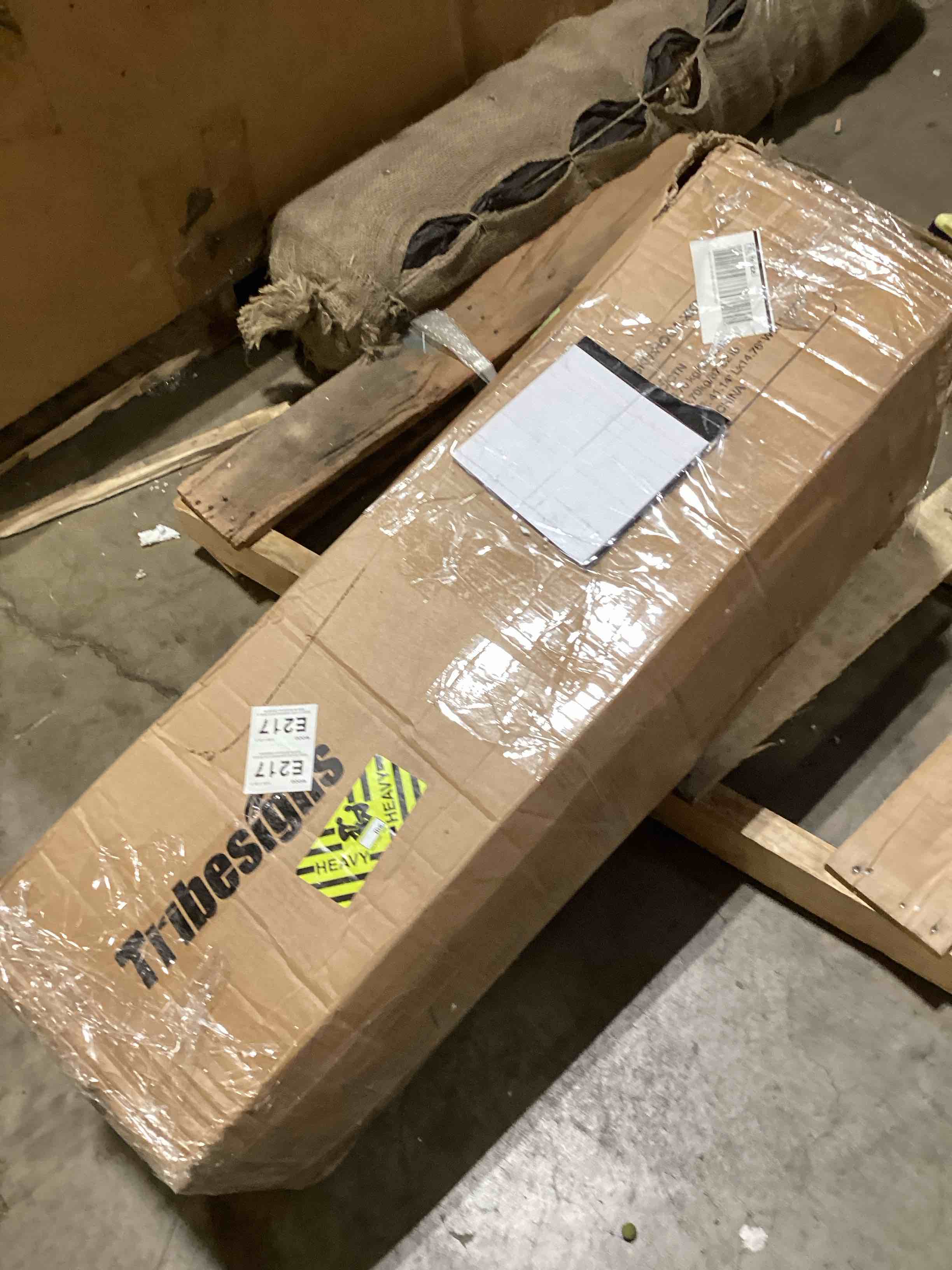 https://s3.amazonaws.com/lotting-images-prod/bidfta/TEA2818195_1753973181284.jpeg