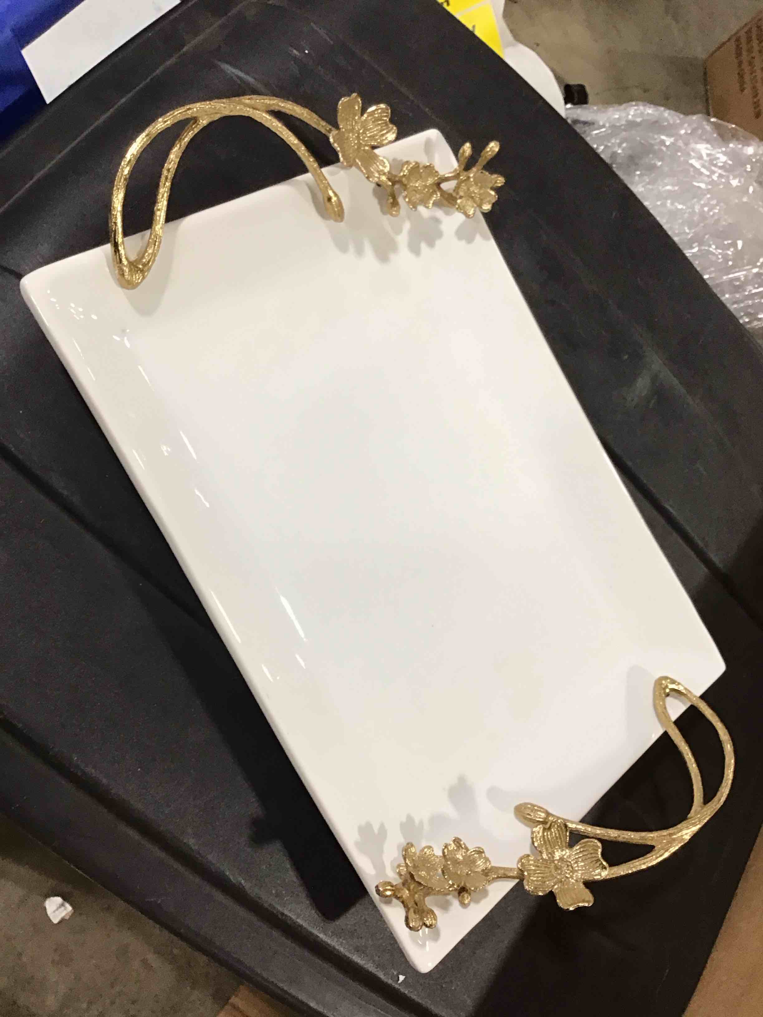 https://s3.amazonaws.com/lotting-images-prod/bidfta/TEA2821123_1751288307465.jpeg