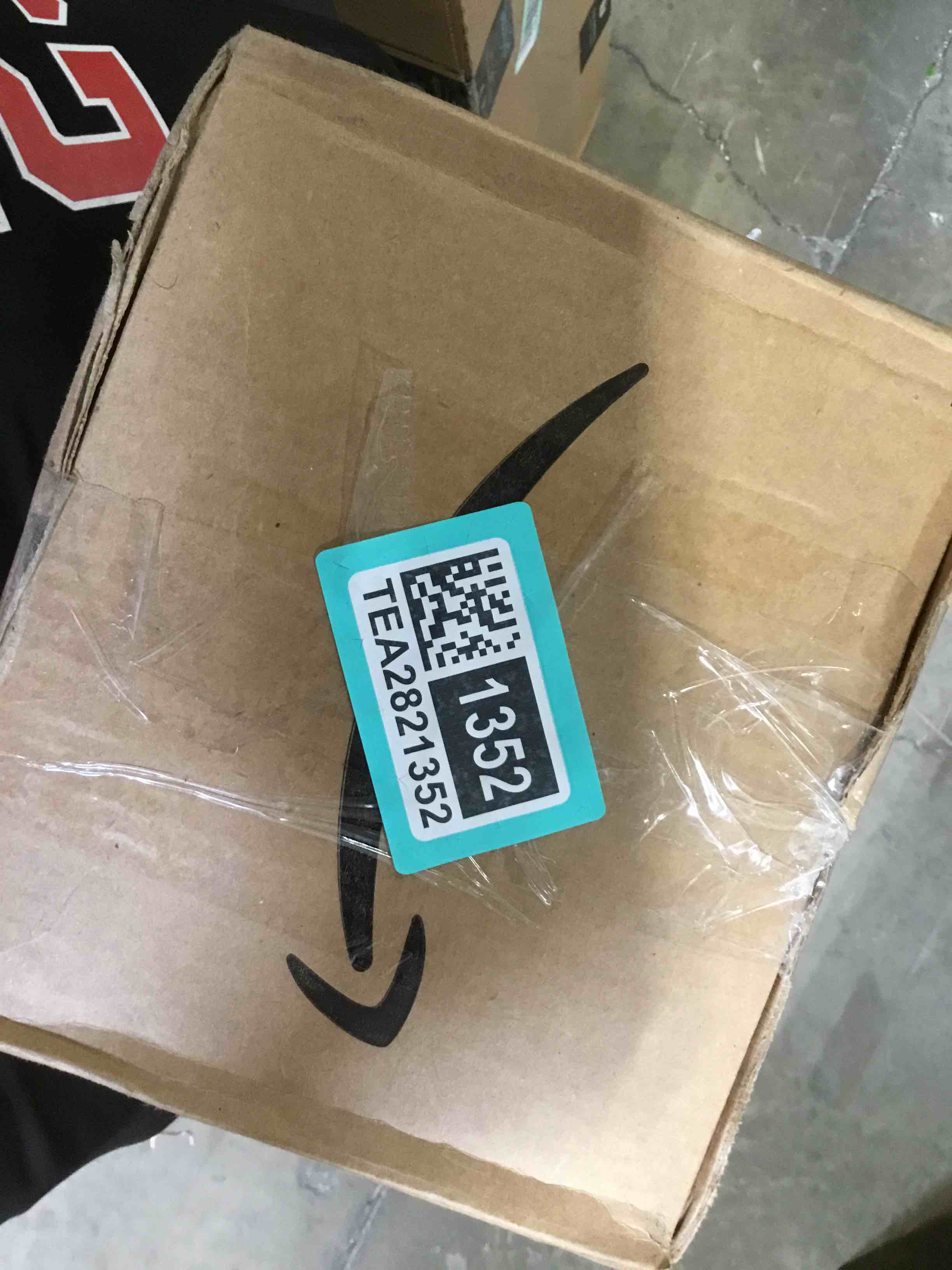 https://s3.amazonaws.com/lotting-images-prod/bidfta/TEA2821352_1751478406138.jpeg