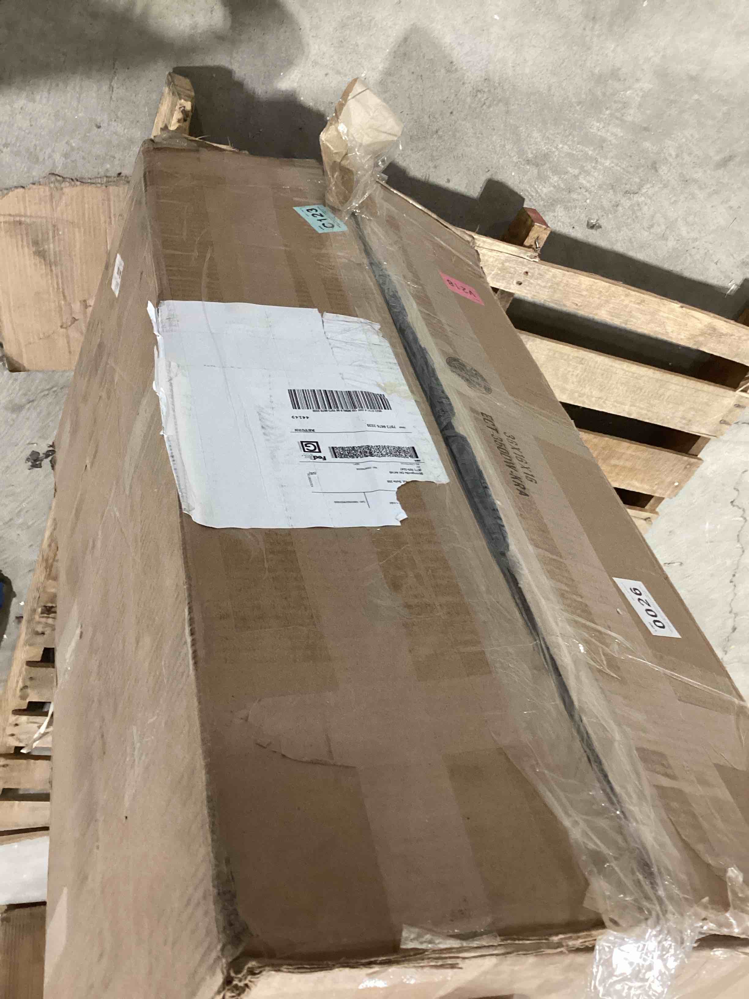 https://s3.amazonaws.com/lotting-images-prod/bidfta/TEA2821703_1752155465797.jpeg
