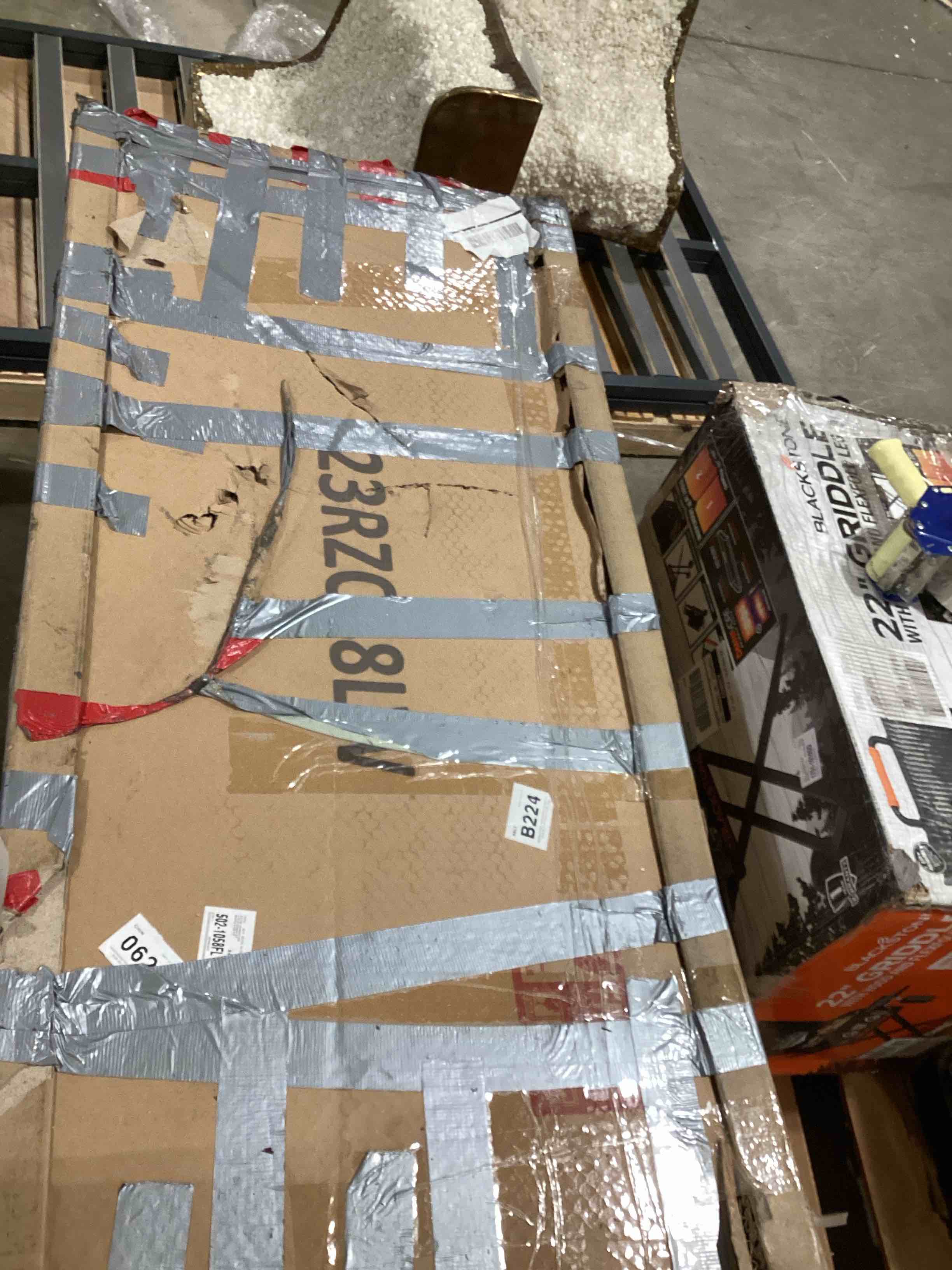 https://s3.amazonaws.com/lotting-images-prod/bidfta/TEA2821837_1752495775831.jpeg