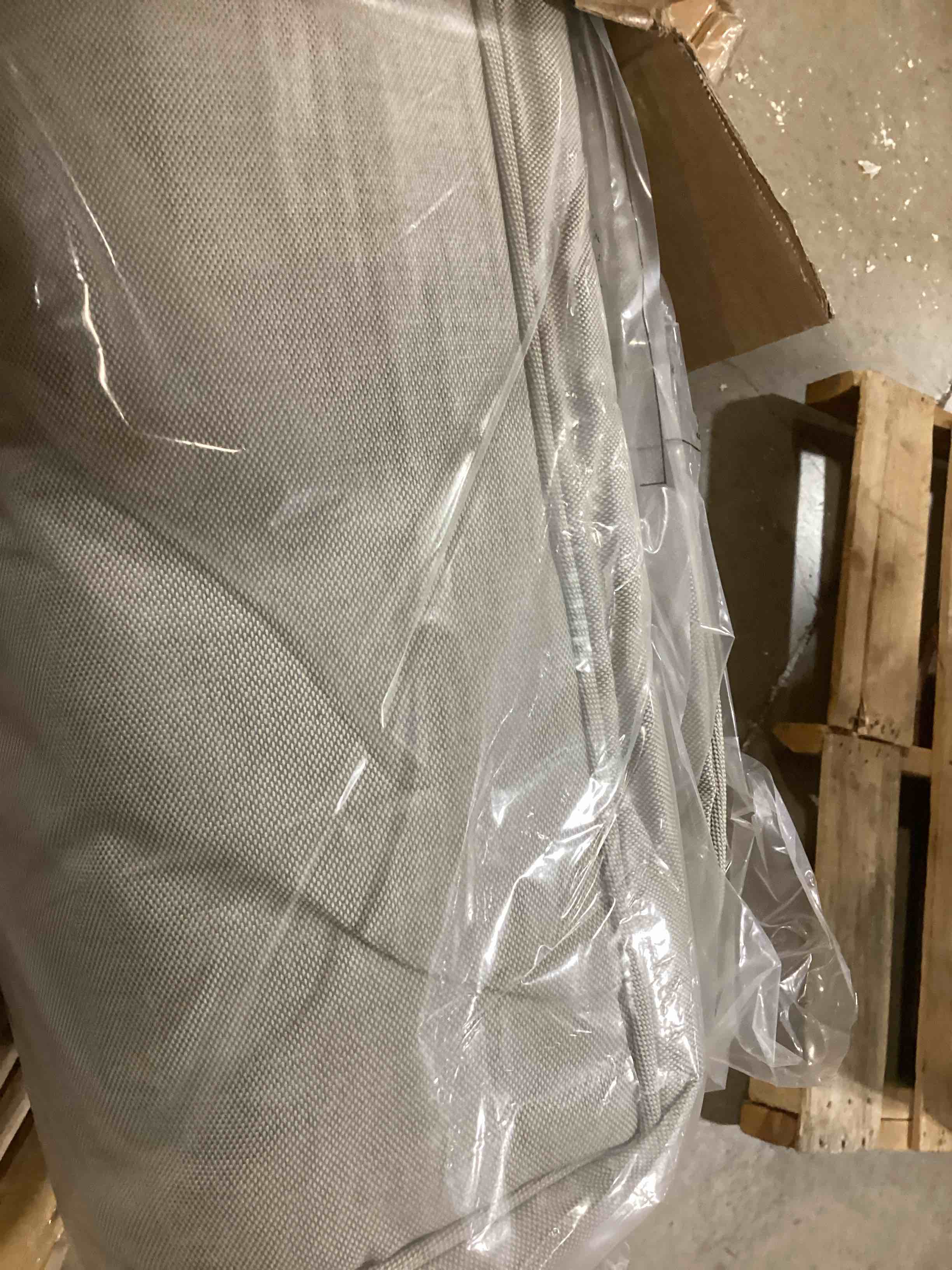 https://s3.amazonaws.com/lotting-images-prod/bidfta/TEA2821989_1752581461344.jpeg