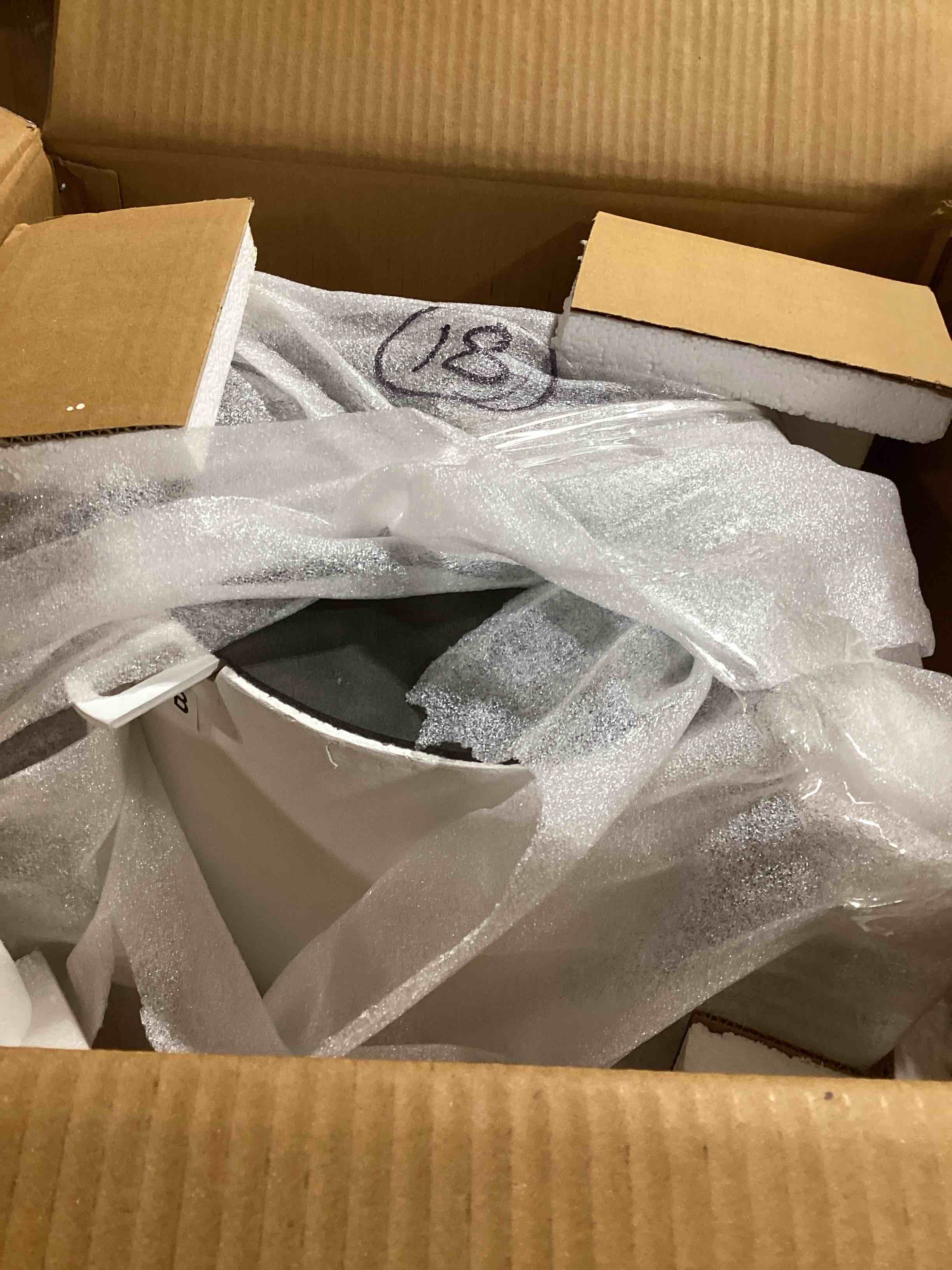 https://s3.amazonaws.com/lotting-images-prod/bidfta/TEA2822035_1752688353893.jpeg