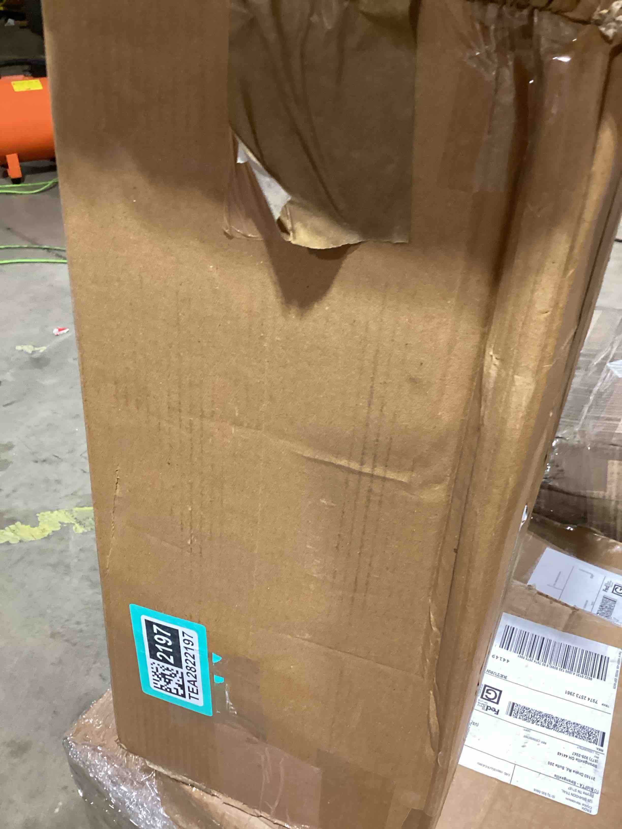 https://s3.amazonaws.com/lotting-images-prod/bidfta/TEA2822197_1752838520940.jpeg