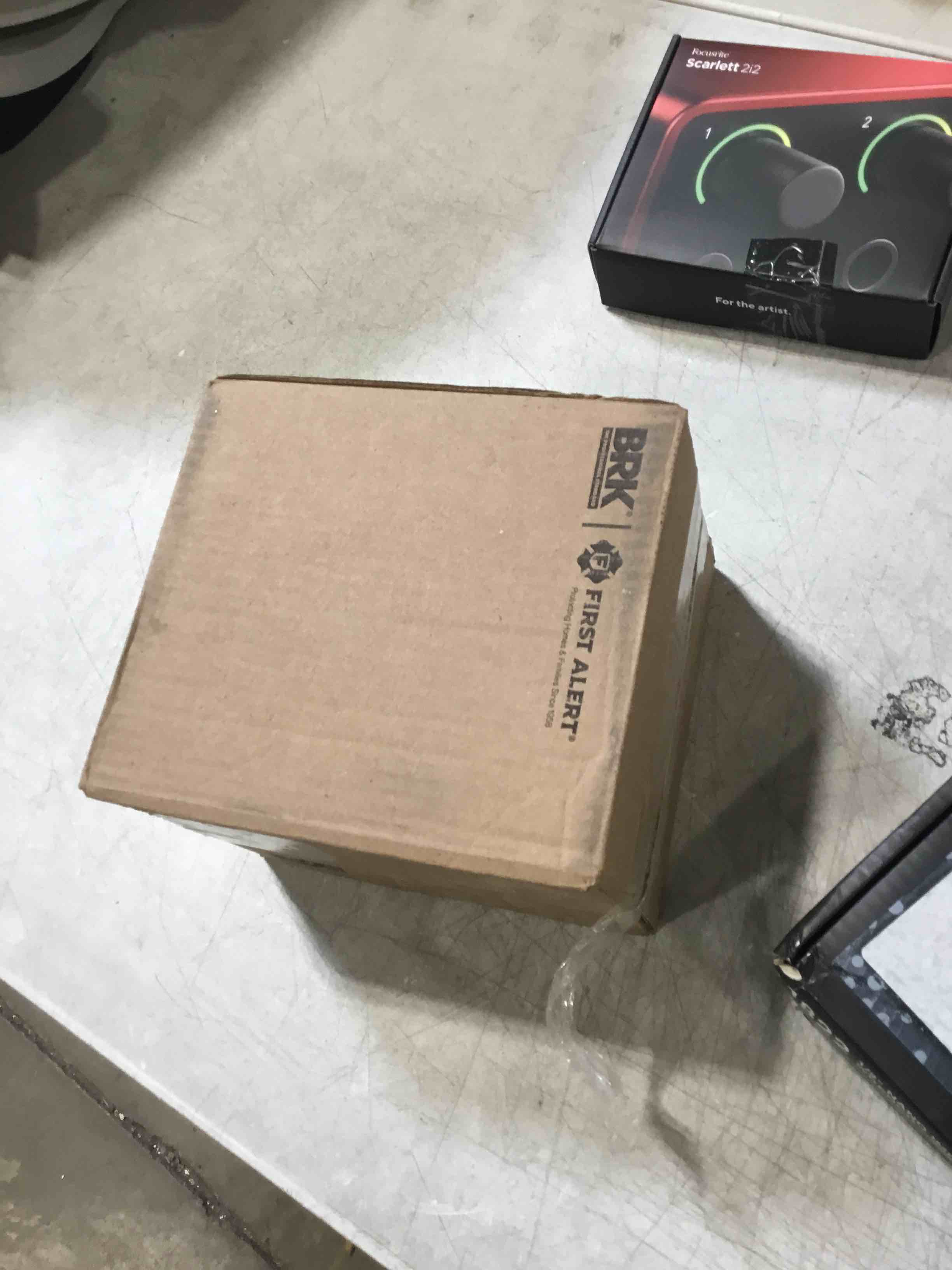 https://s3.amazonaws.com/lotting-images-prod/bidfta/TEA2822616_1753815907583.jpeg