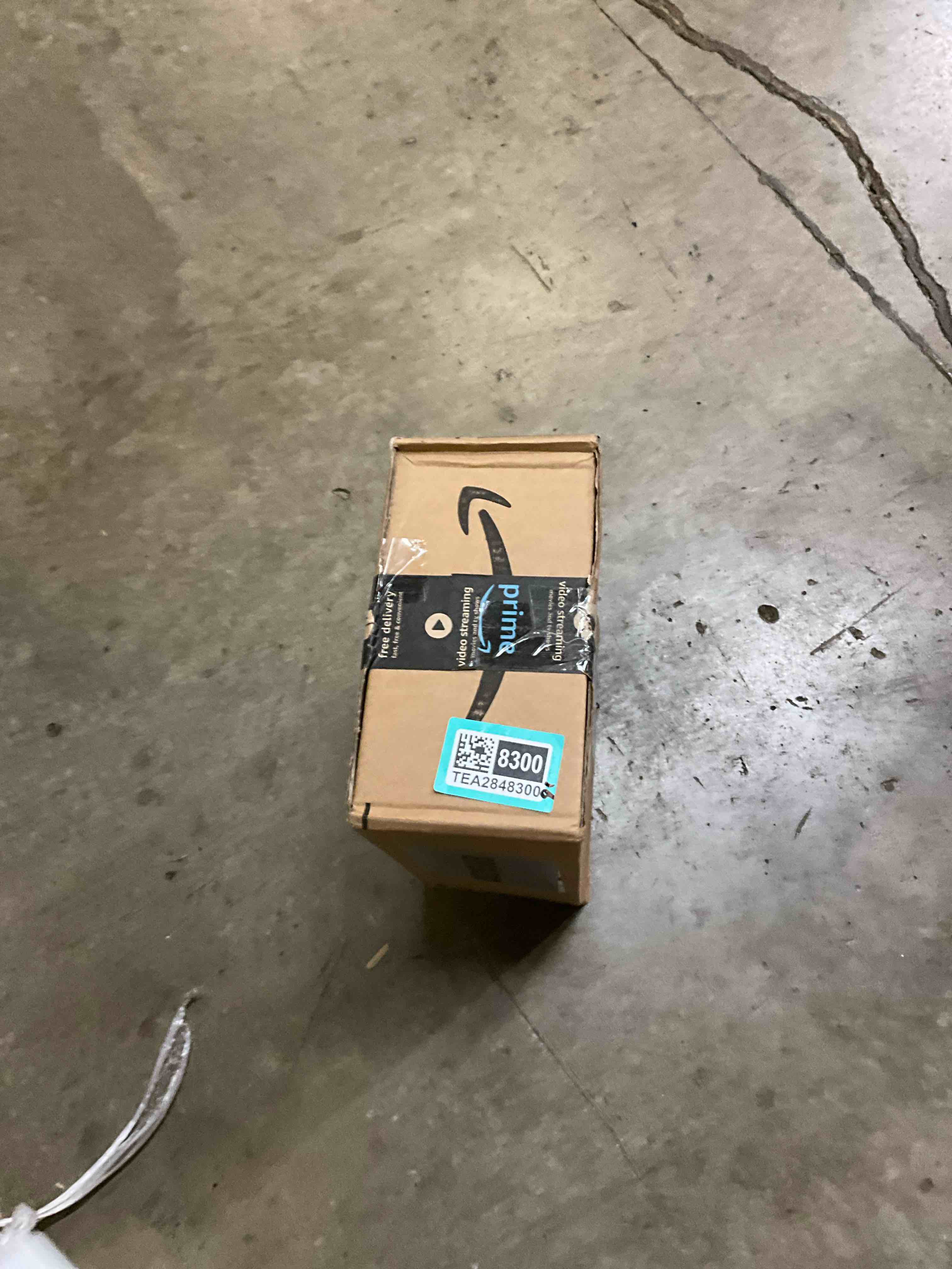 https://s3.amazonaws.com/lotting-images-prod/bidfta/TEA2848300_1746384211667.jpeg