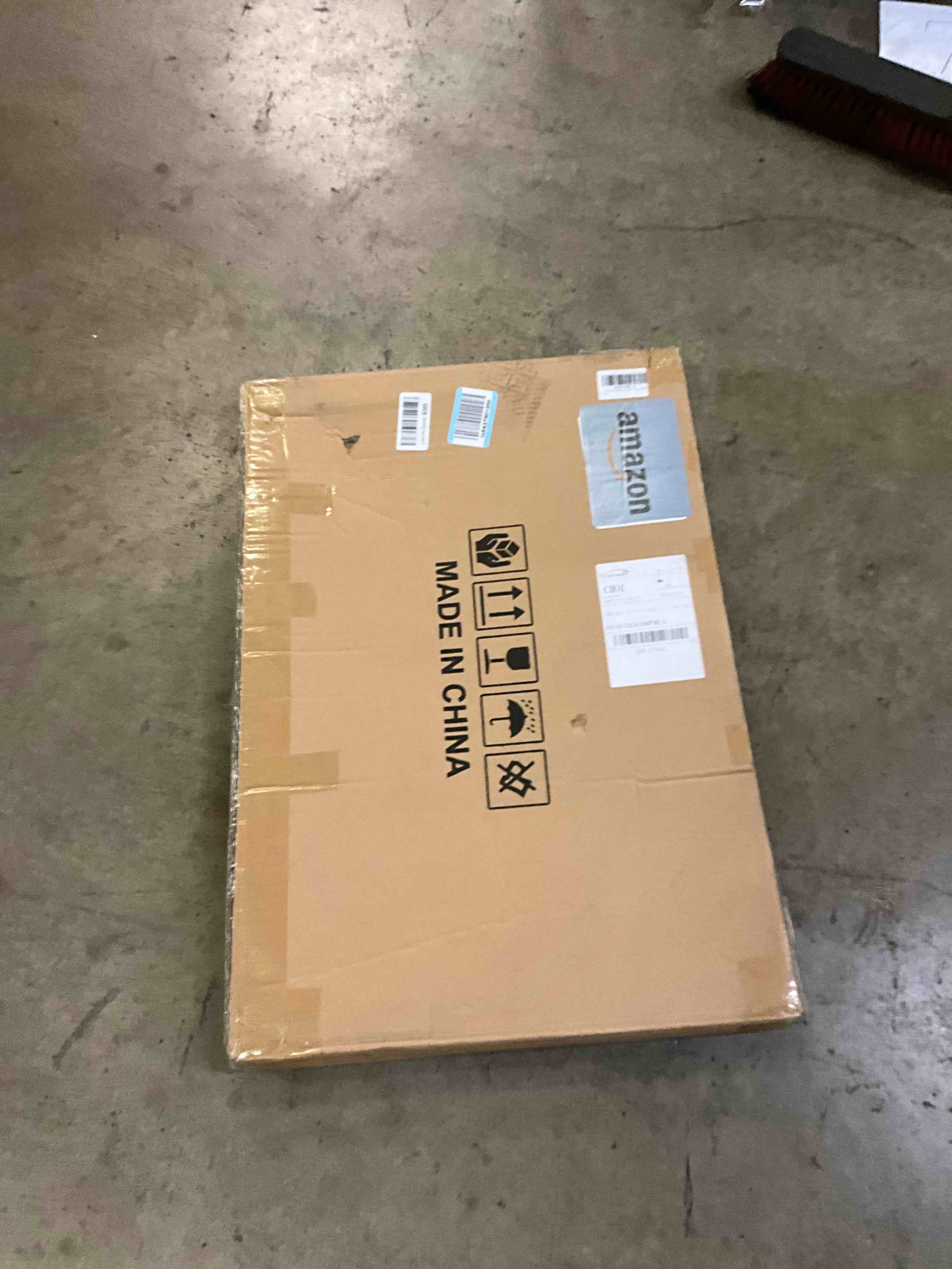 https://s3.amazonaws.com/lotting-images-prod/bidfta/TEA2848333_1746383452564.jpeg