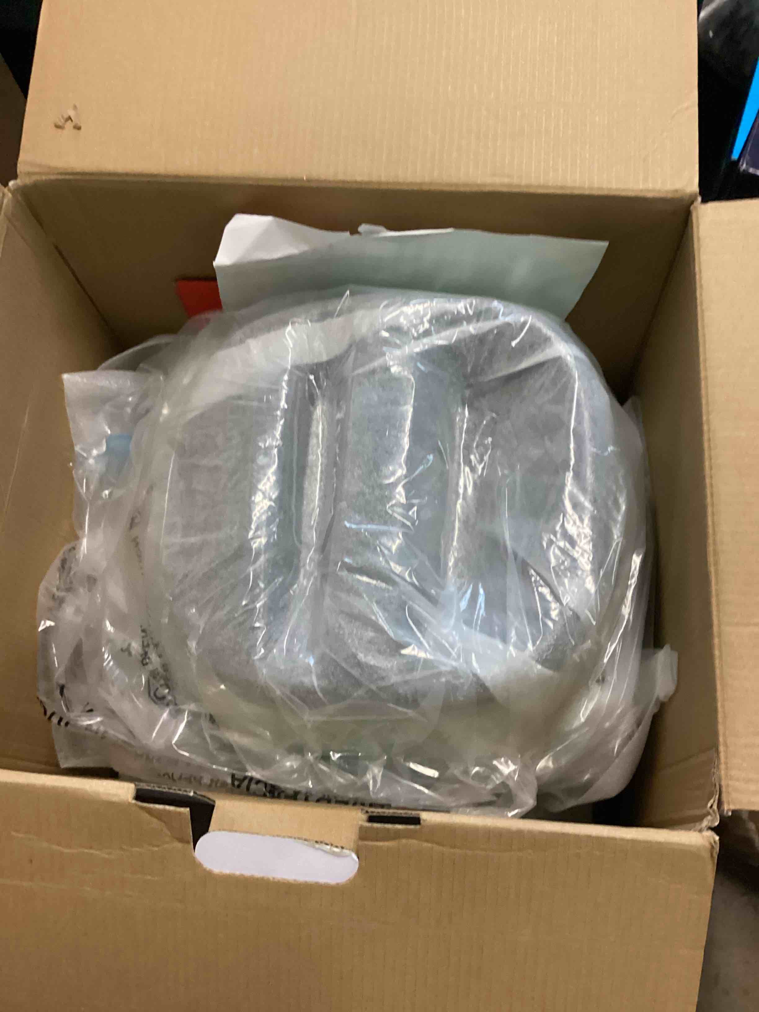 https://s3.amazonaws.com/lotting-images-prod/bidfta/TEA2850926_1750696200881.jpeg