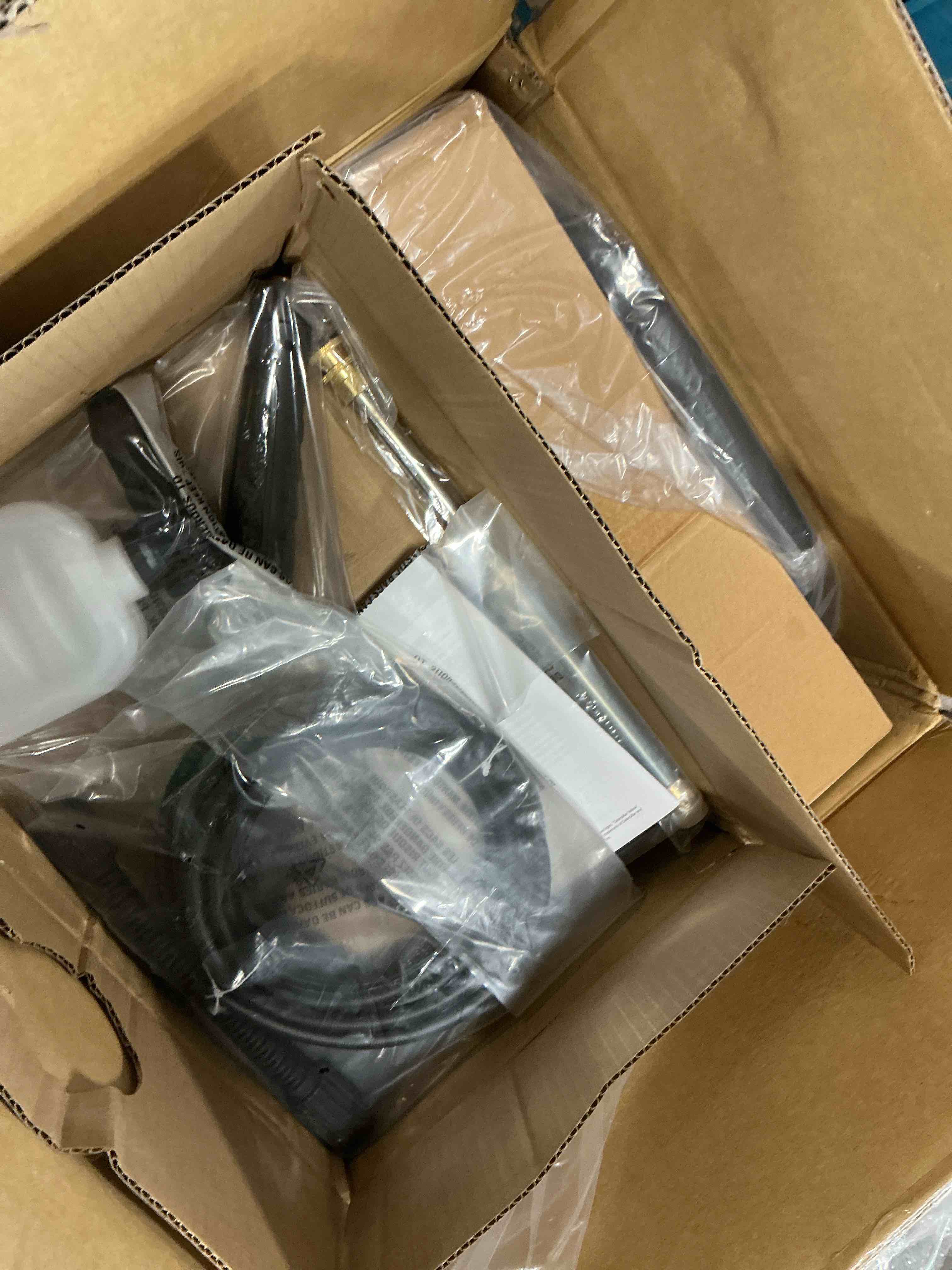 https://s3.amazonaws.com/lotting-images-prod/bidfta/TEA2854113_1752245726013.jpeg