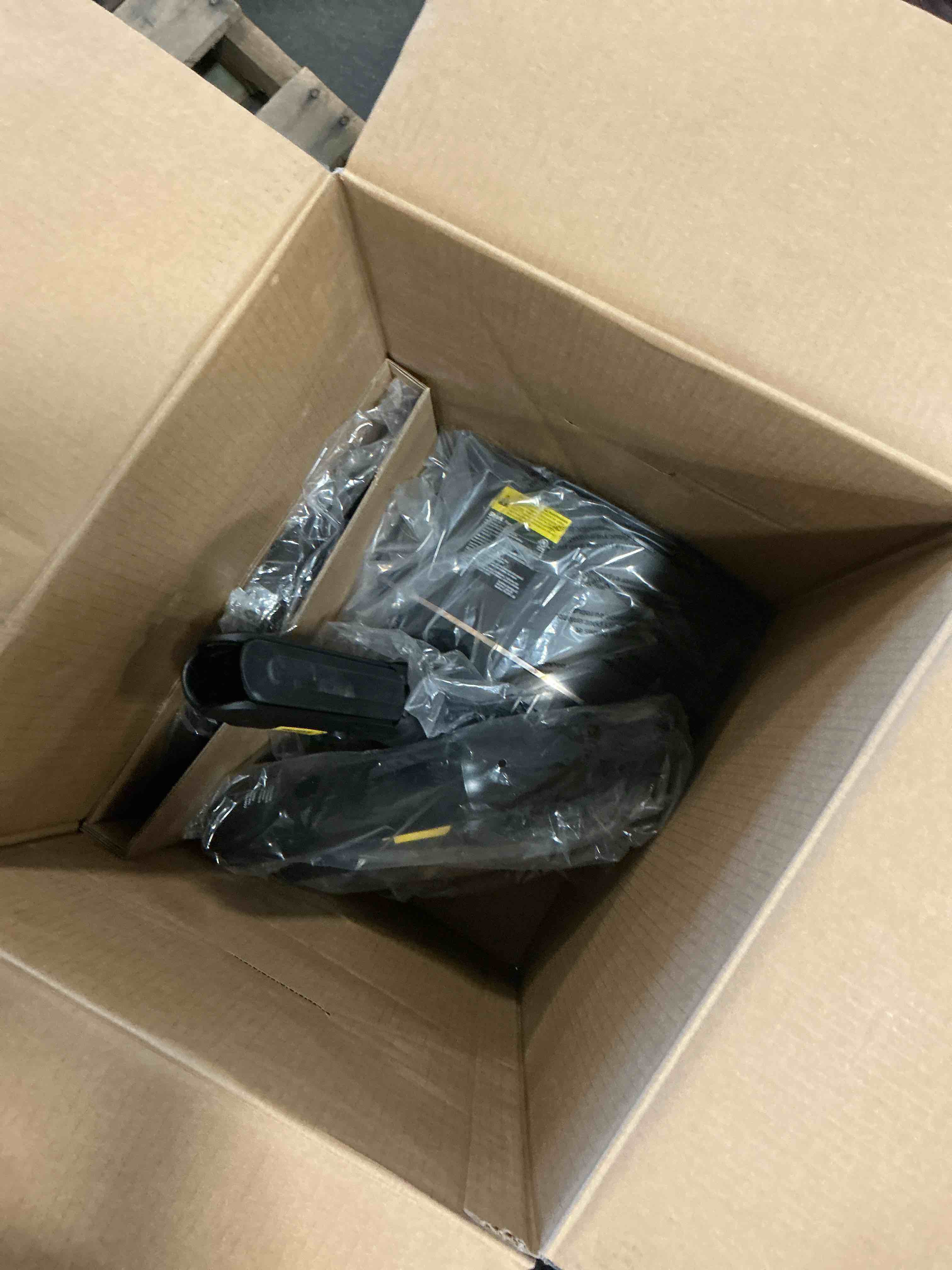 https://s3.amazonaws.com/lotting-images-prod/bidfta/TEA2856190_1757605369890.jpeg
