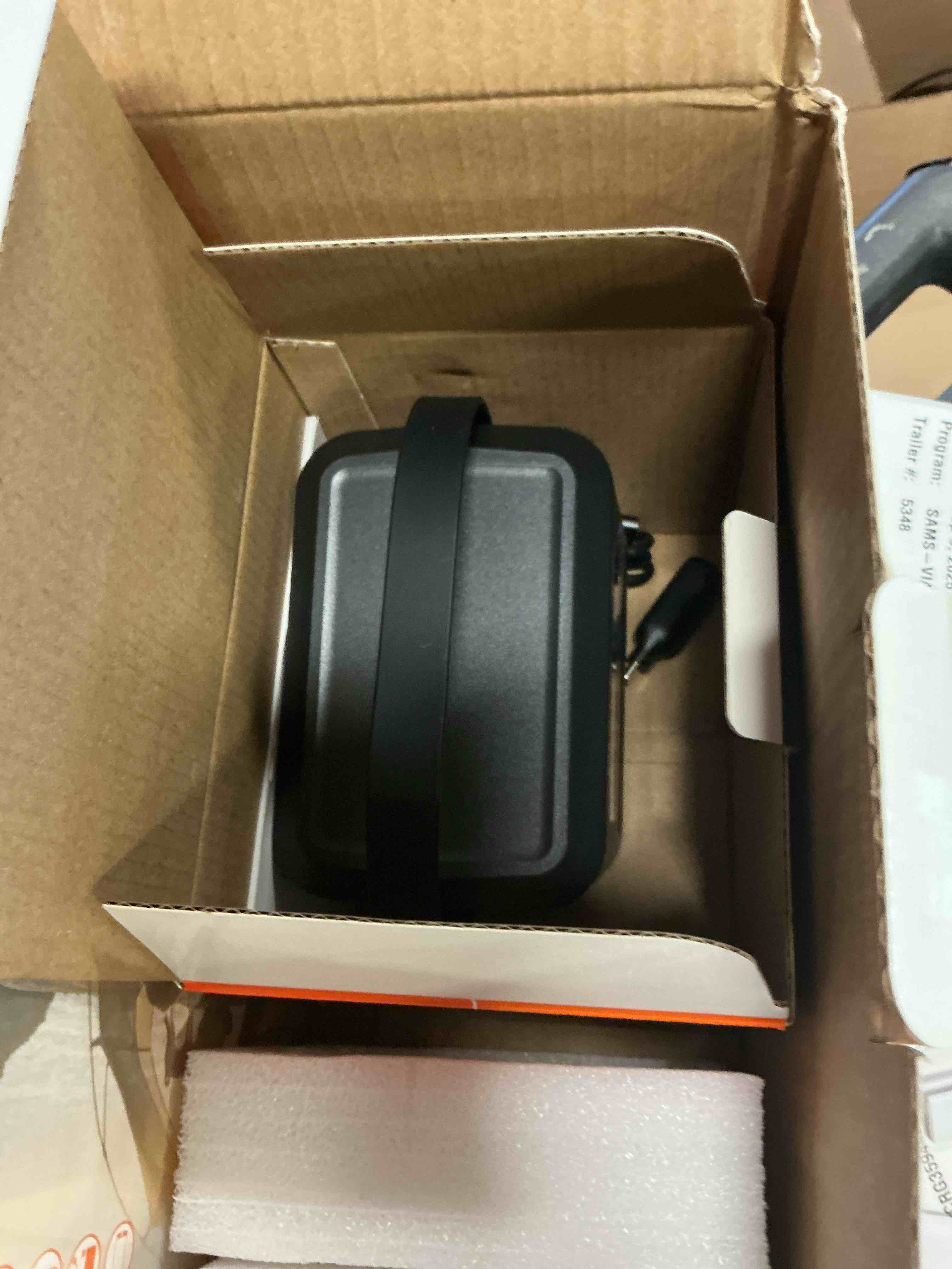 https://s3.amazonaws.com/lotting-images-prod/bidfta/TEA2856201_1757603713981.jpeg