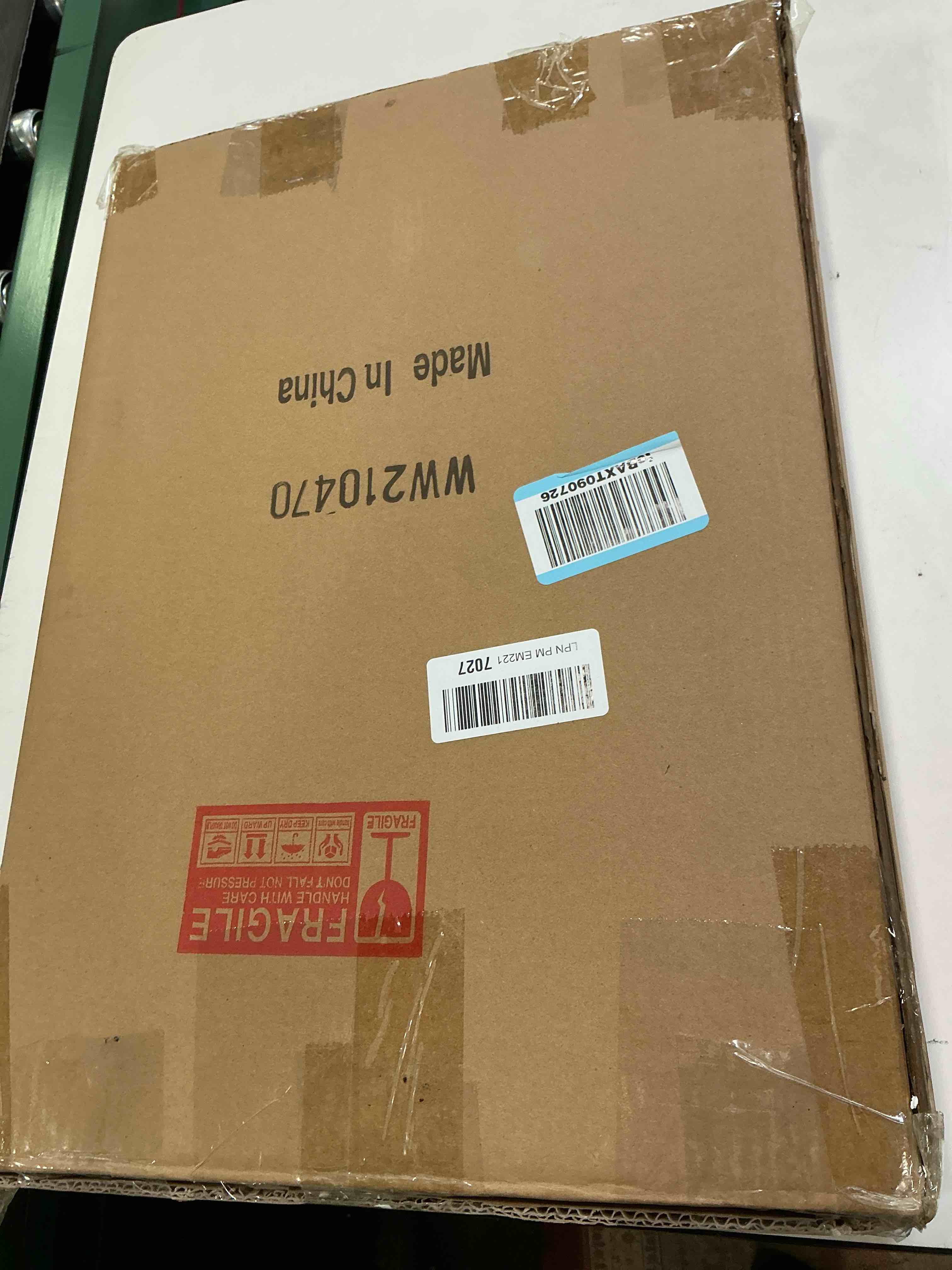 https://s3.amazonaws.com/lotting-images-prod/bidfta/TEA2858974_1757603047623.jpeg