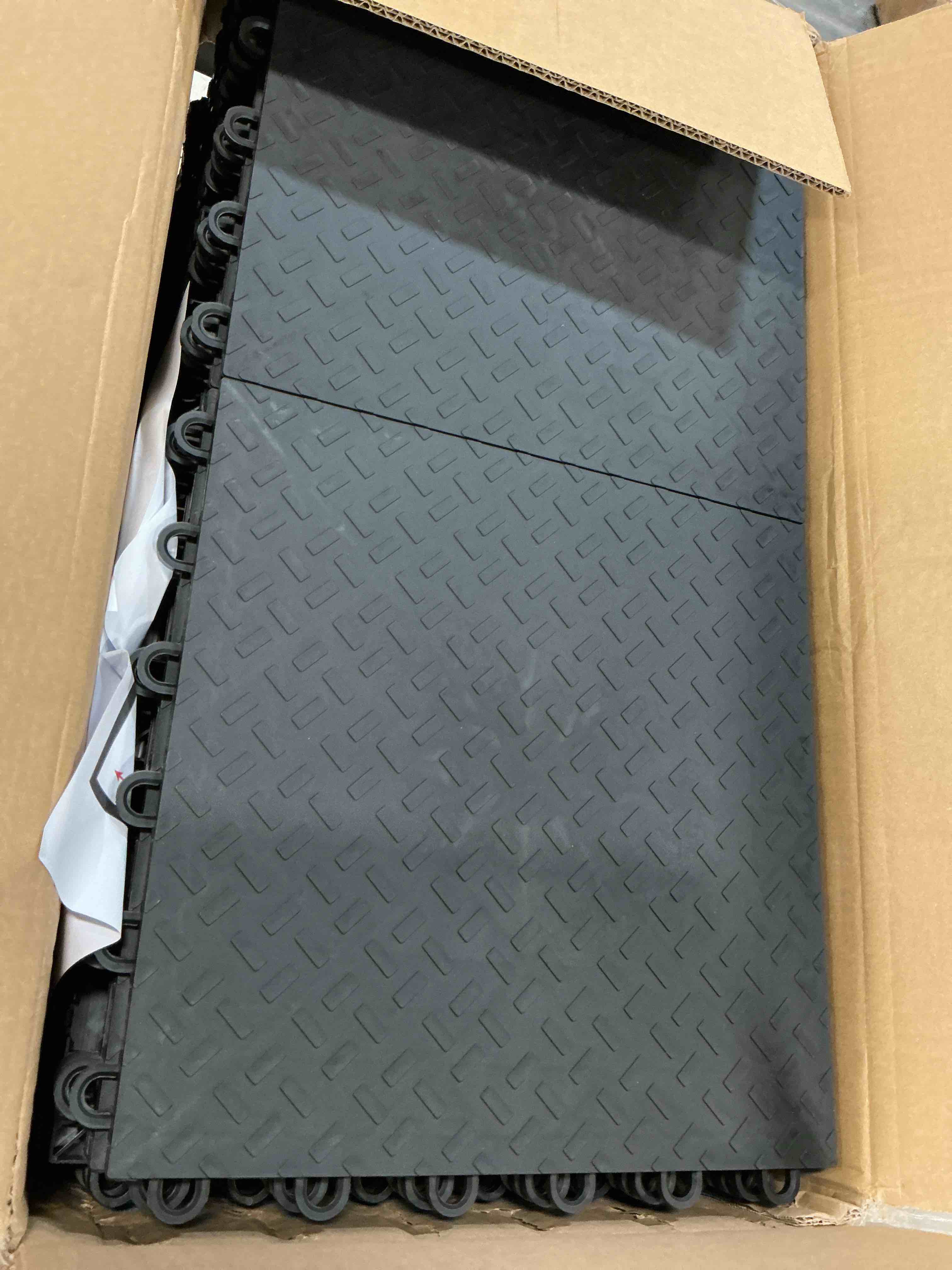 https://s3.amazonaws.com/lotting-images-prod/bidfta/TEA2862548_1753102954387.jpeg