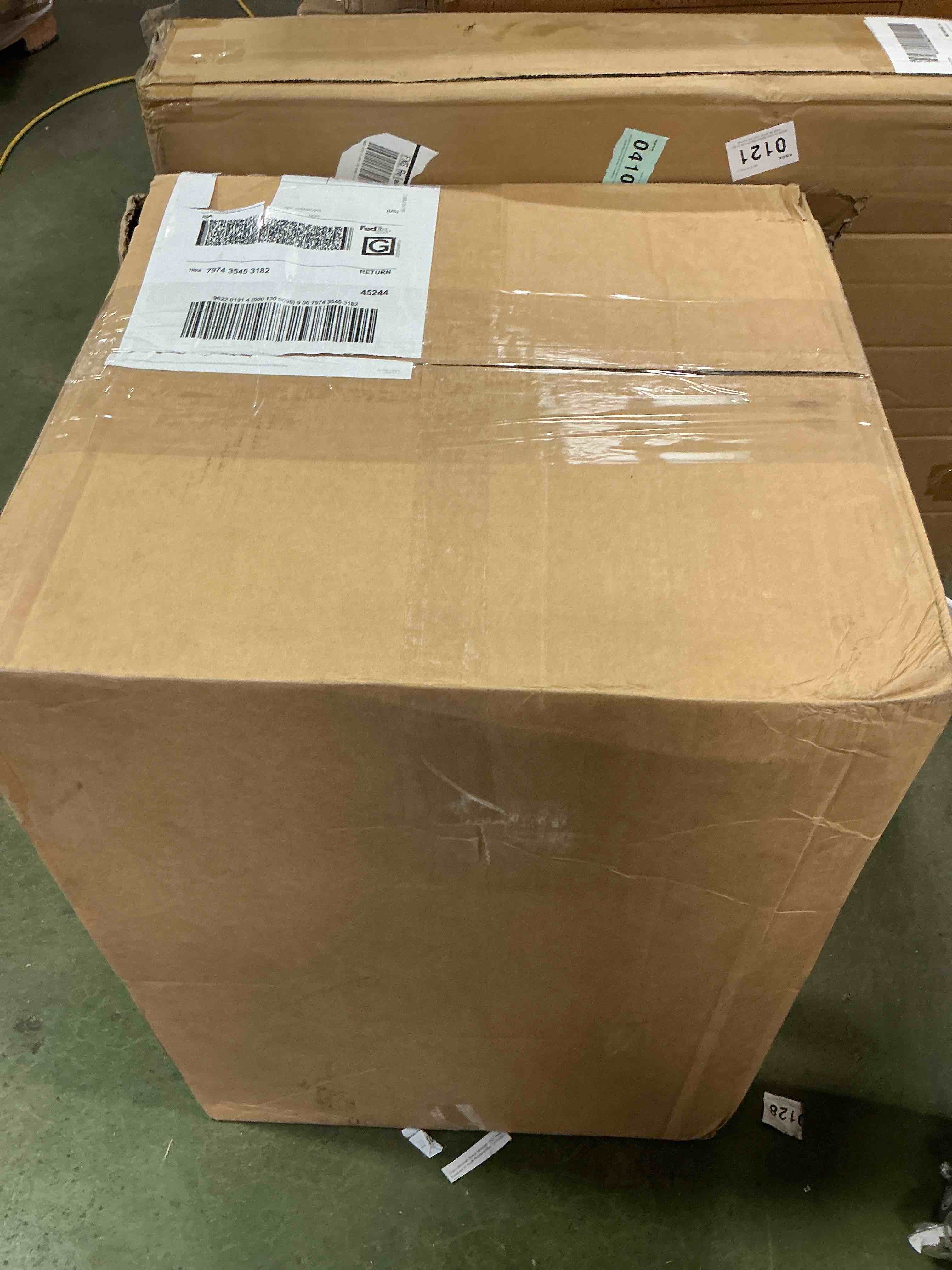 https://s3.amazonaws.com/lotting-images-prod/bidfta/TEA2866112_1751296633113.jpeg