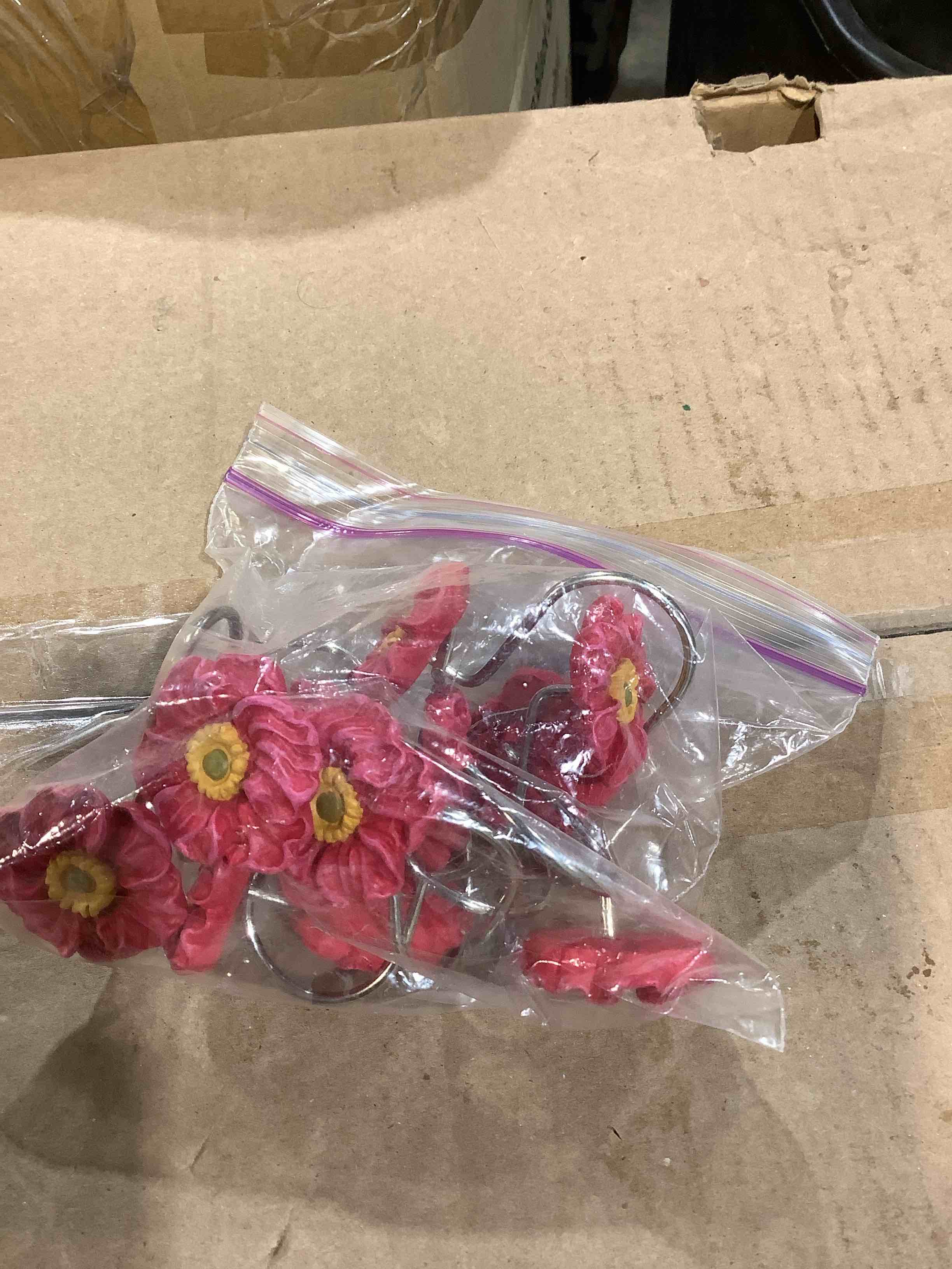 Condition photo showing Good Condition for set of 12 curtain hooks