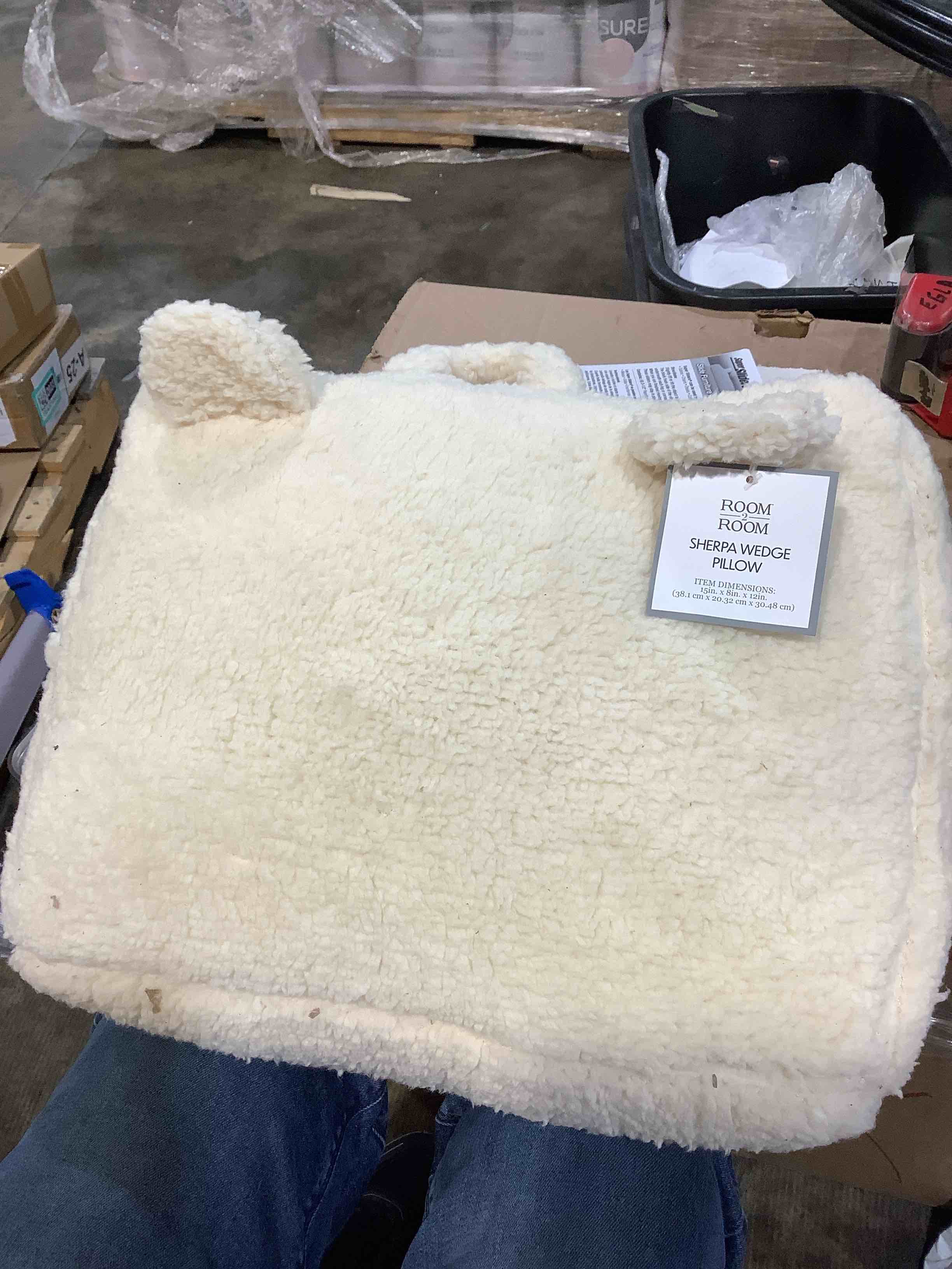 Condition photo showing New/Like New for room 2 room sherpa wedge pillow, white