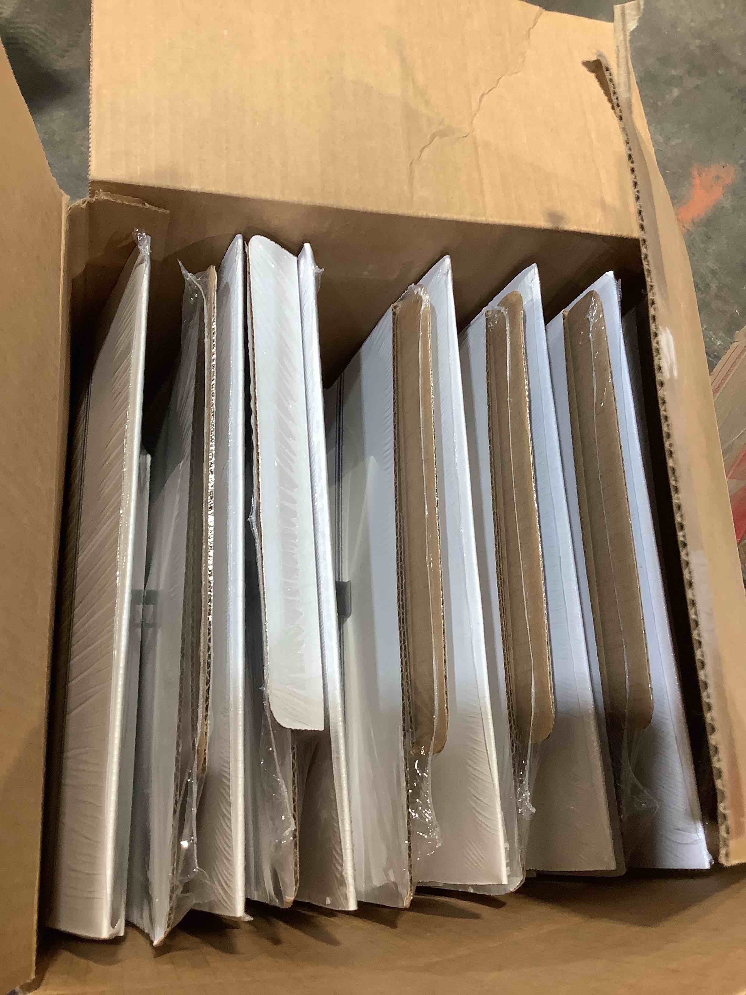 Condition photo showing New/Like New for bankers box 48110 liberty binder-pak 9.13 in. x 11.38 in. x 4.38 in. letter files - white/blue
