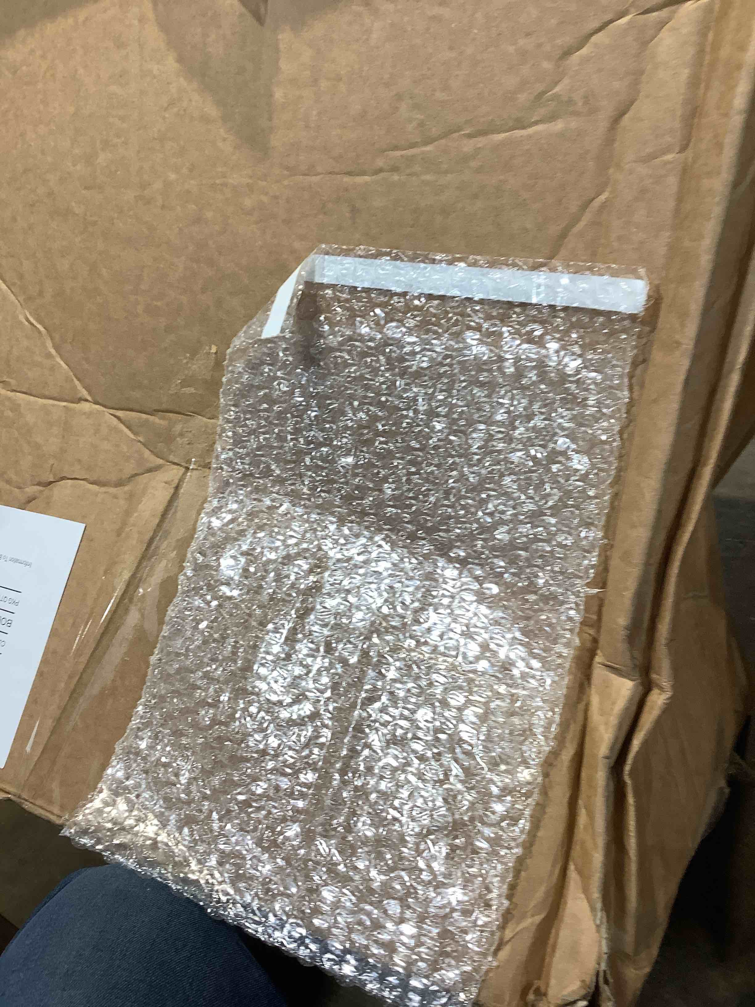 Condition photo showing New/Like New for 8" x 11.5" bubble sleeves, 200 count
