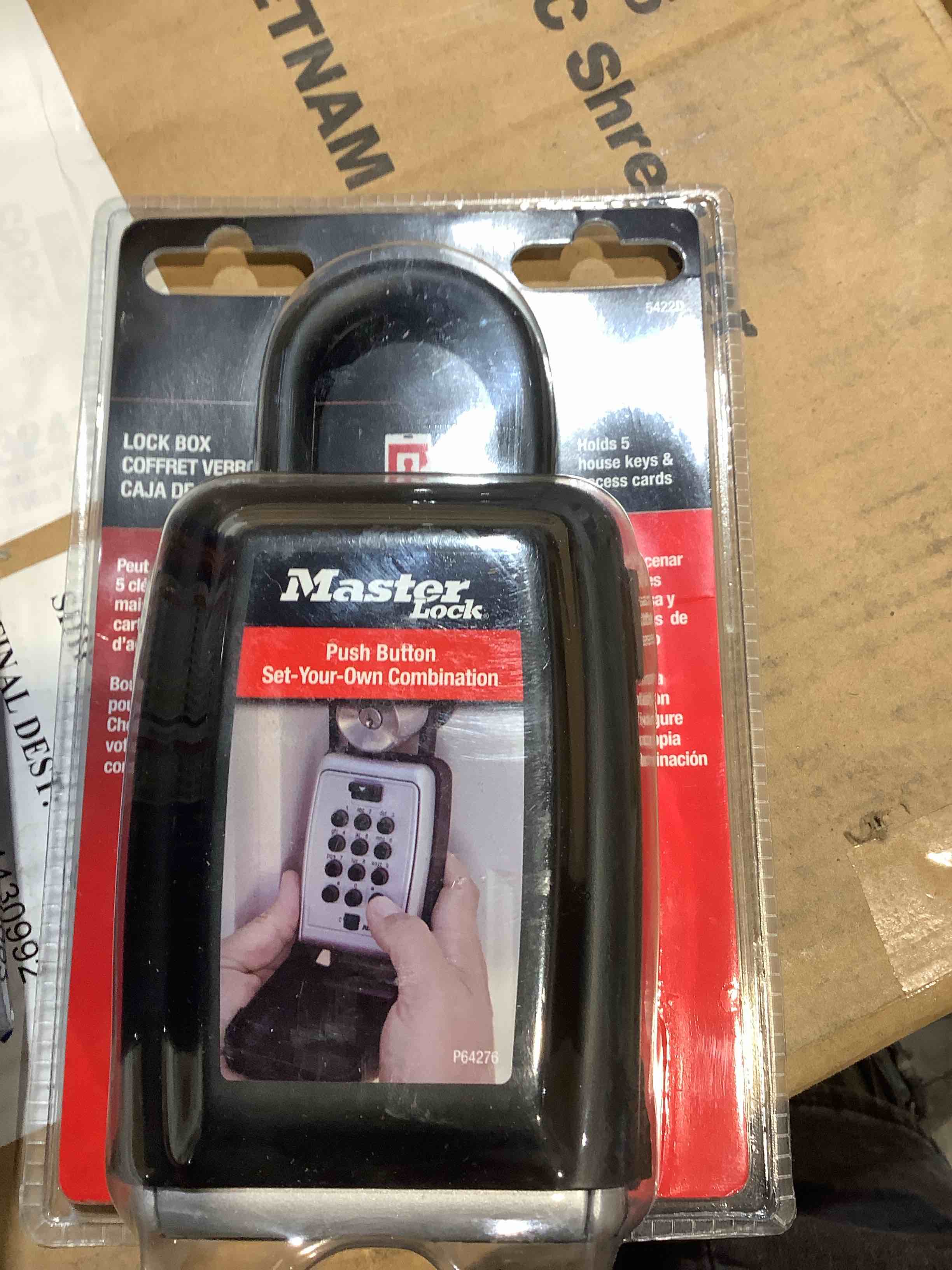 Condition photo showing New/Like New for master lock 5422d push button portable key safe