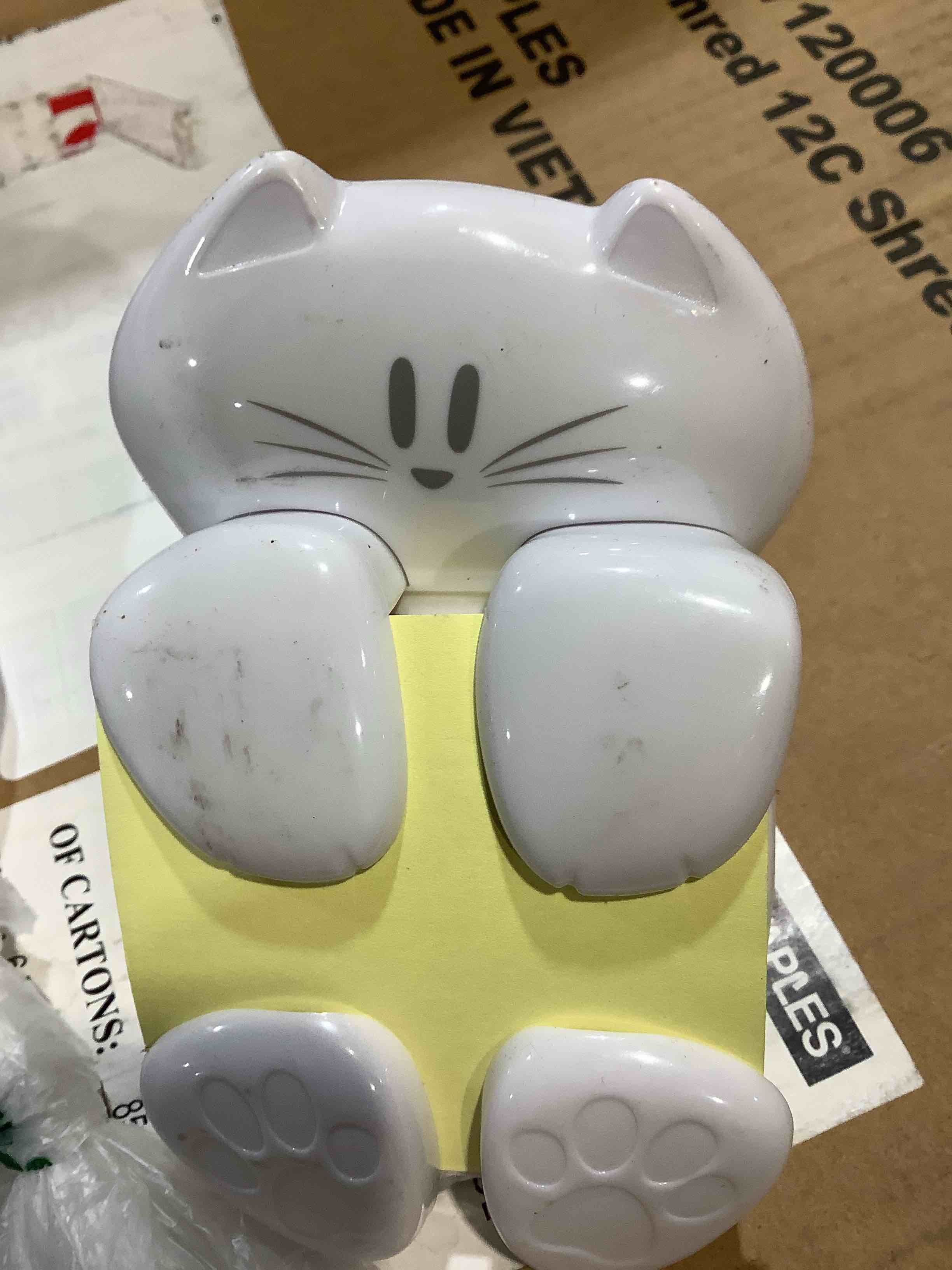 Condition photo showing Good Condition for cat notes dispenser