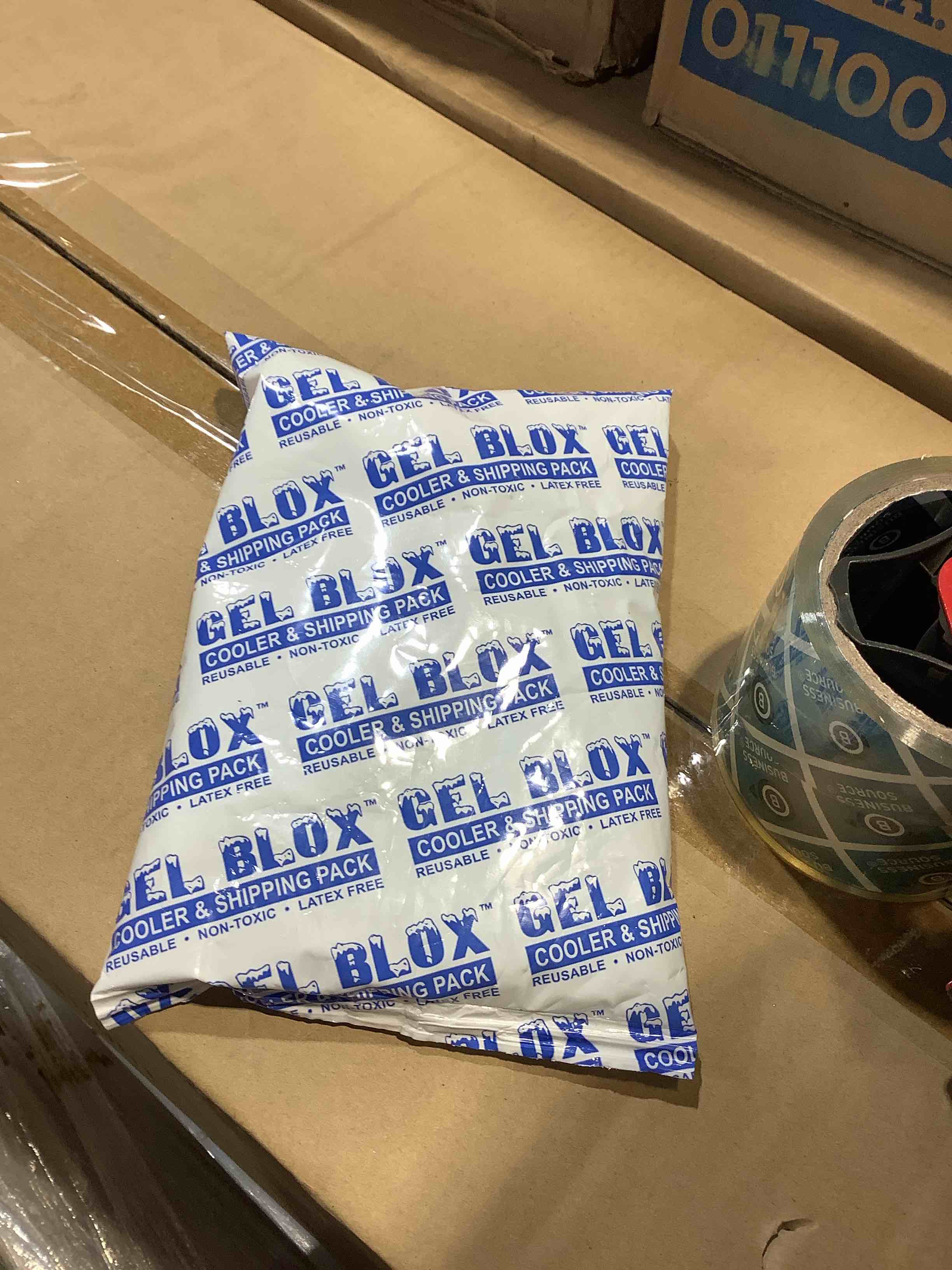 Condition photo showing New/Like New for gel blox cooler in shipping packs, reusable nontoxic, latex free, approximately 30