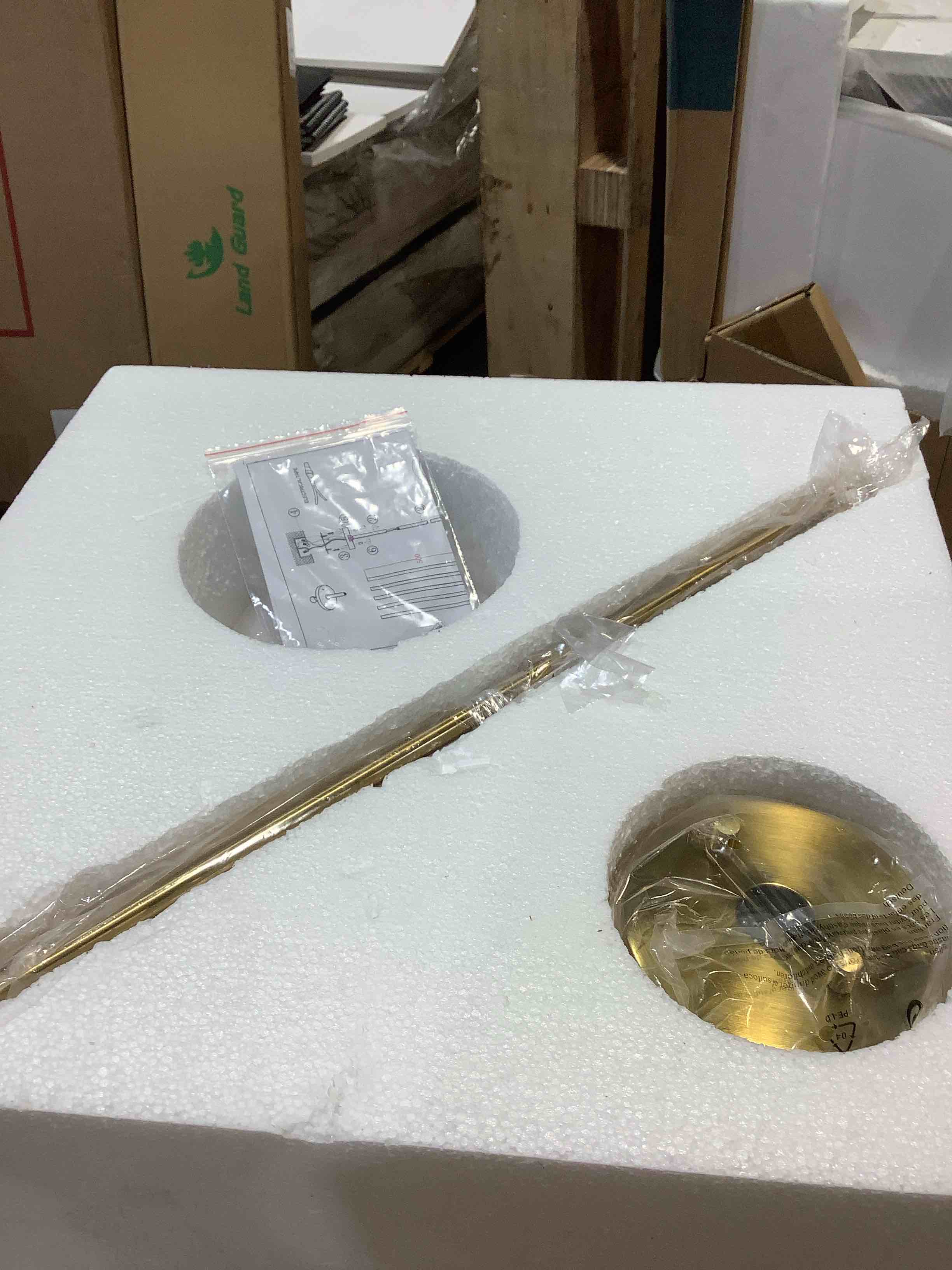 Condition photo showing Good Condition for lebone 1 light mat black bowl pendant