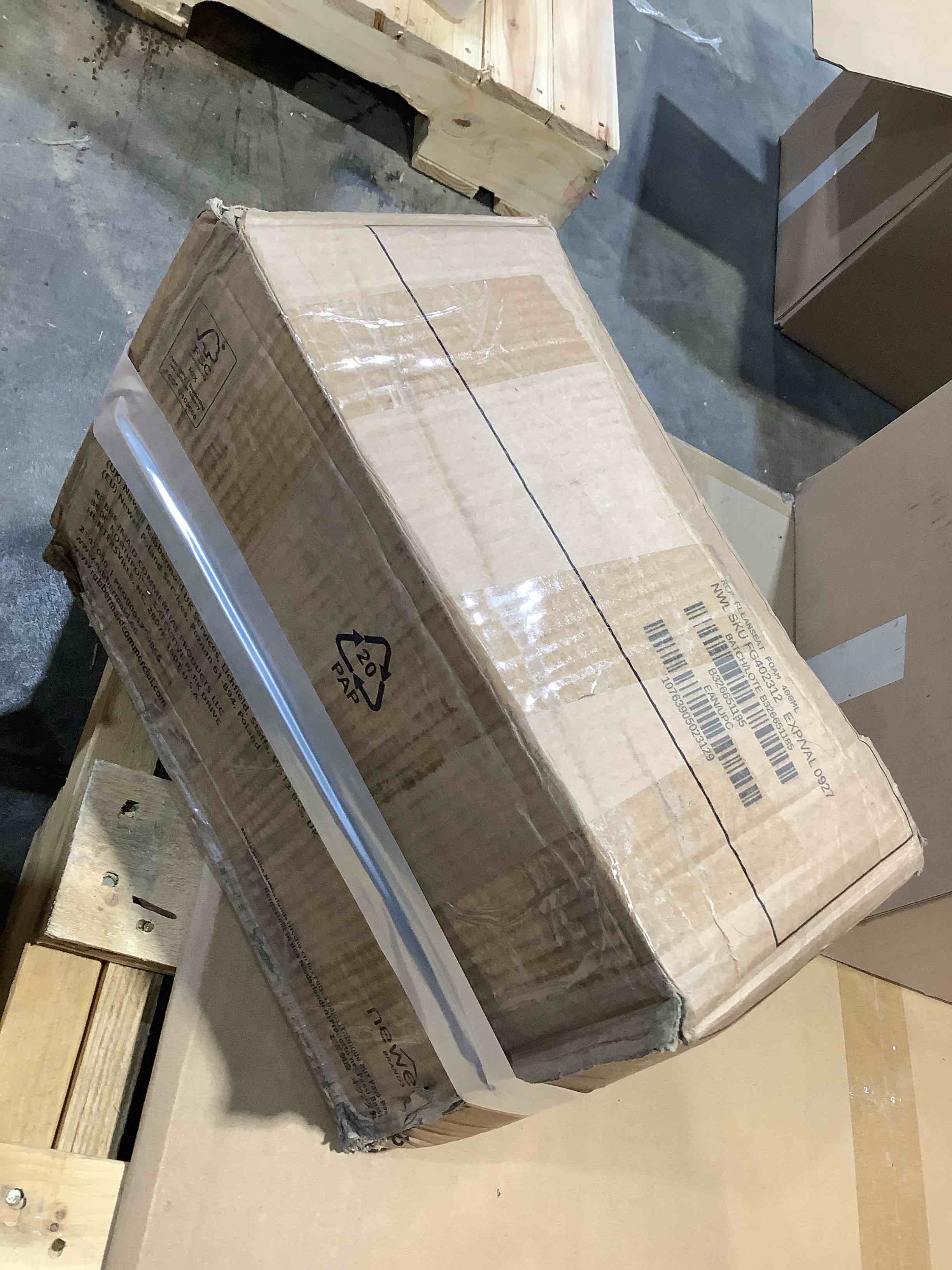 Condition photo showing New/Like New for tc clean seat foam dispnsr refill