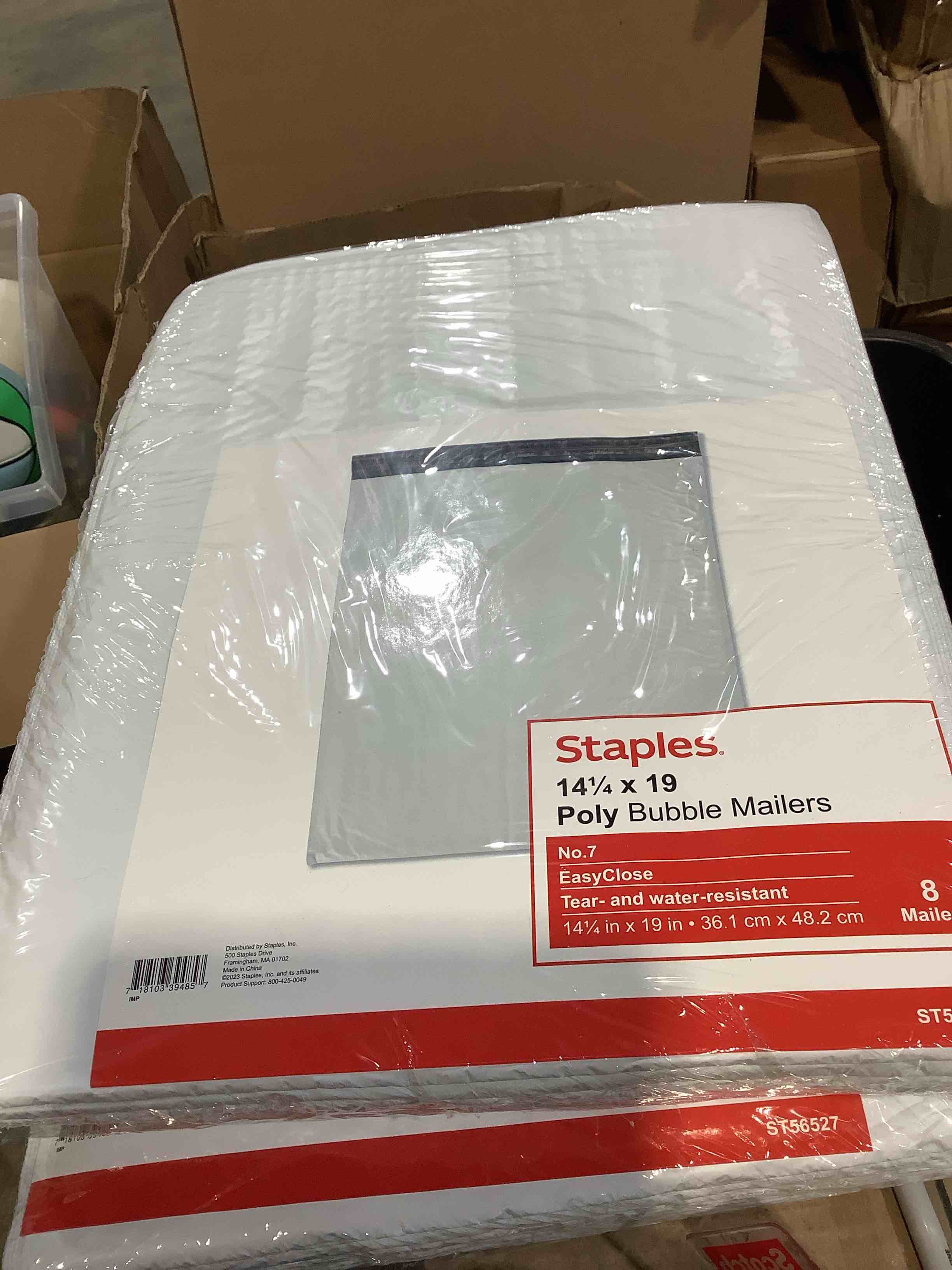 Staples 14 1/4" x 19" poly bubble, mailers, easy clothes, tear, and water resistance, eight mailers