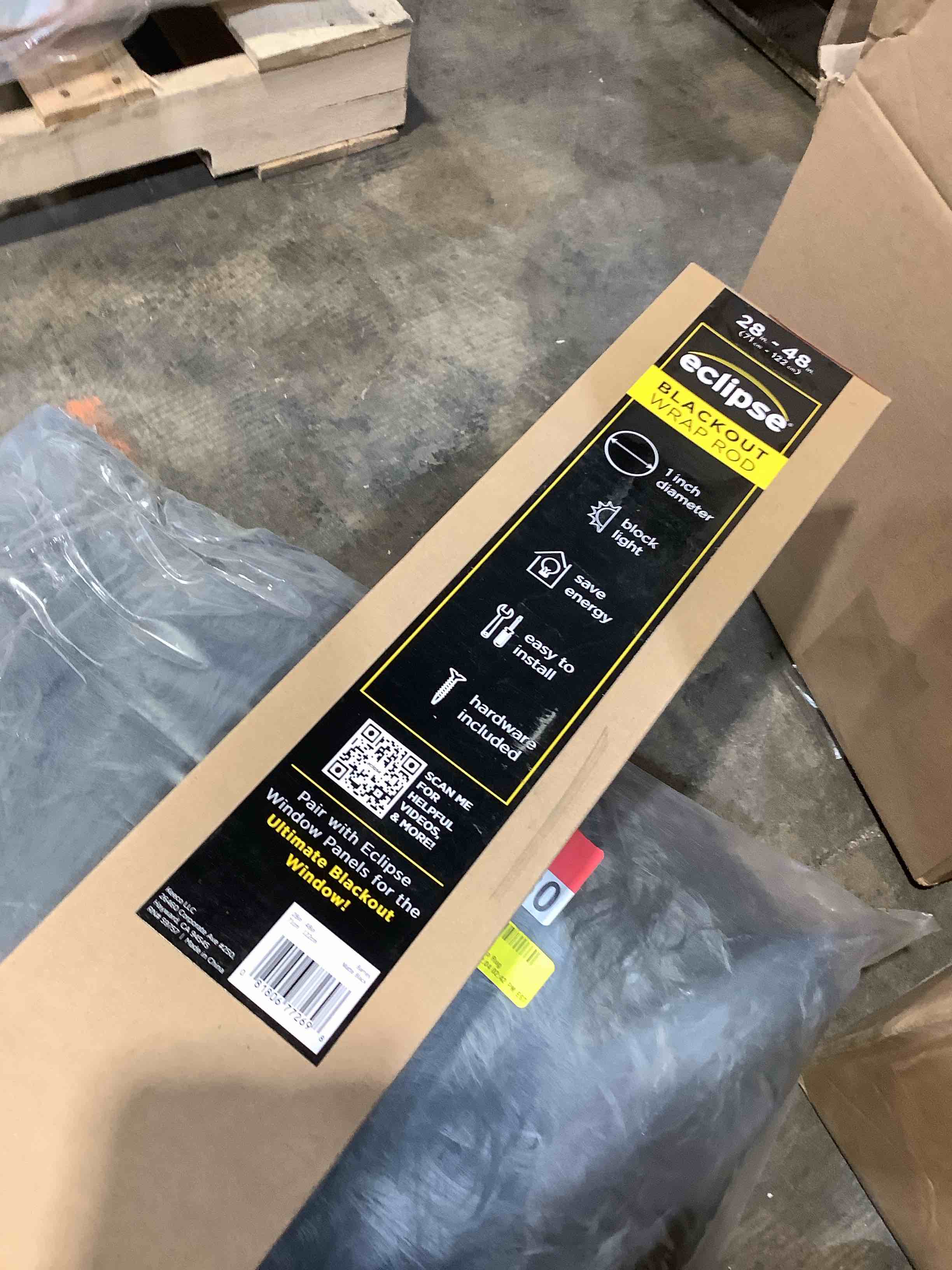 Condition photo showing New/Like New for eclipse barnes 1 blackout wrap curtain rod 28-48 matte black