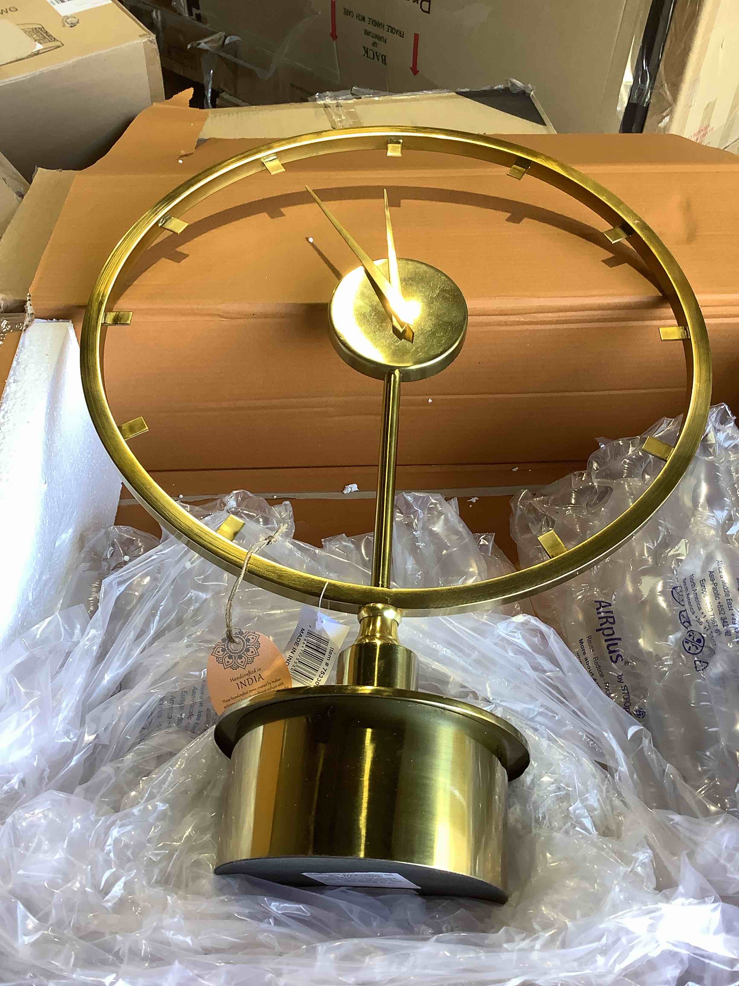 Modern analog stainless steel gold mechanical table top clock