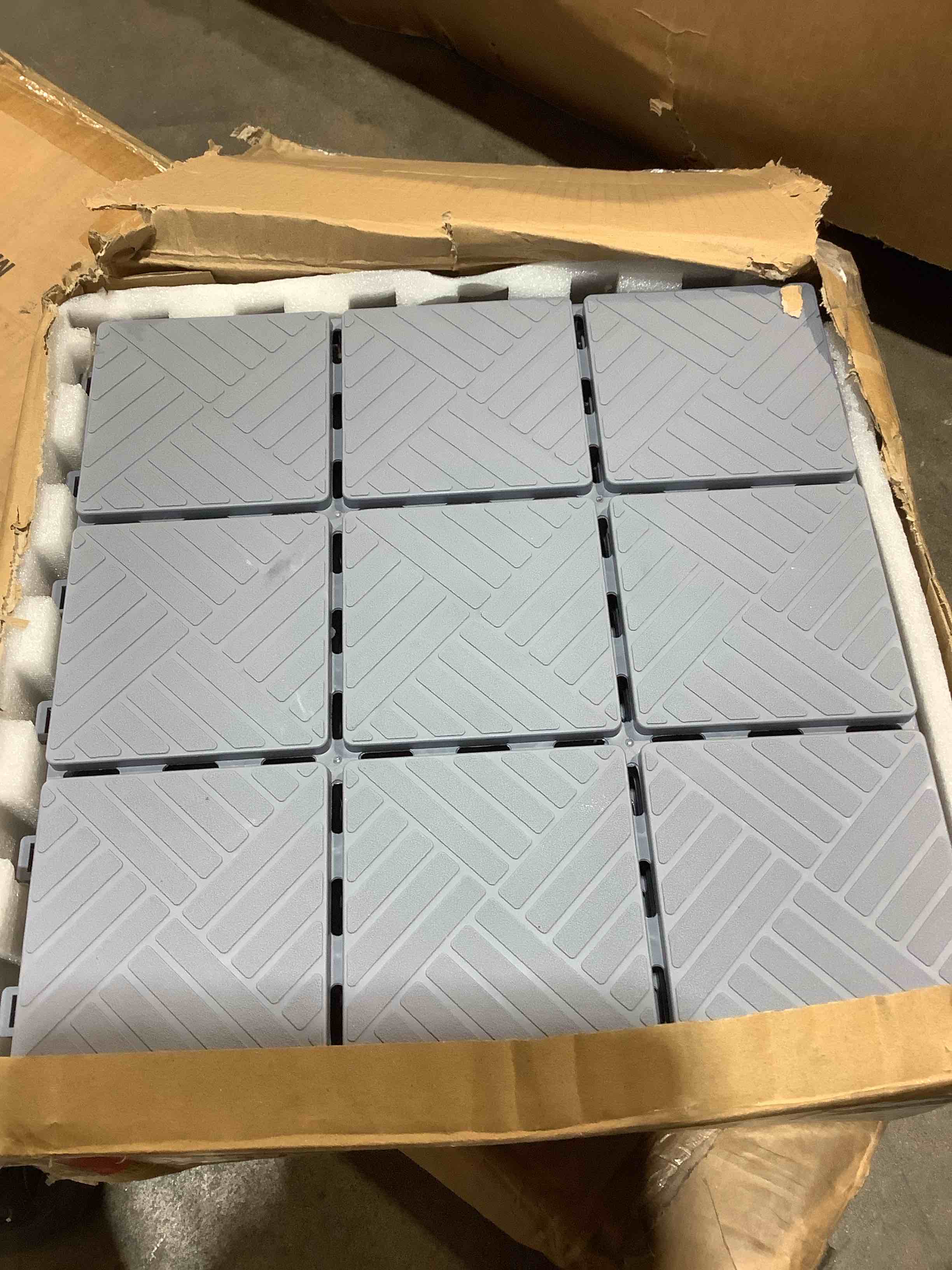 12" x 12" Interlocking Deck Tile in Gray