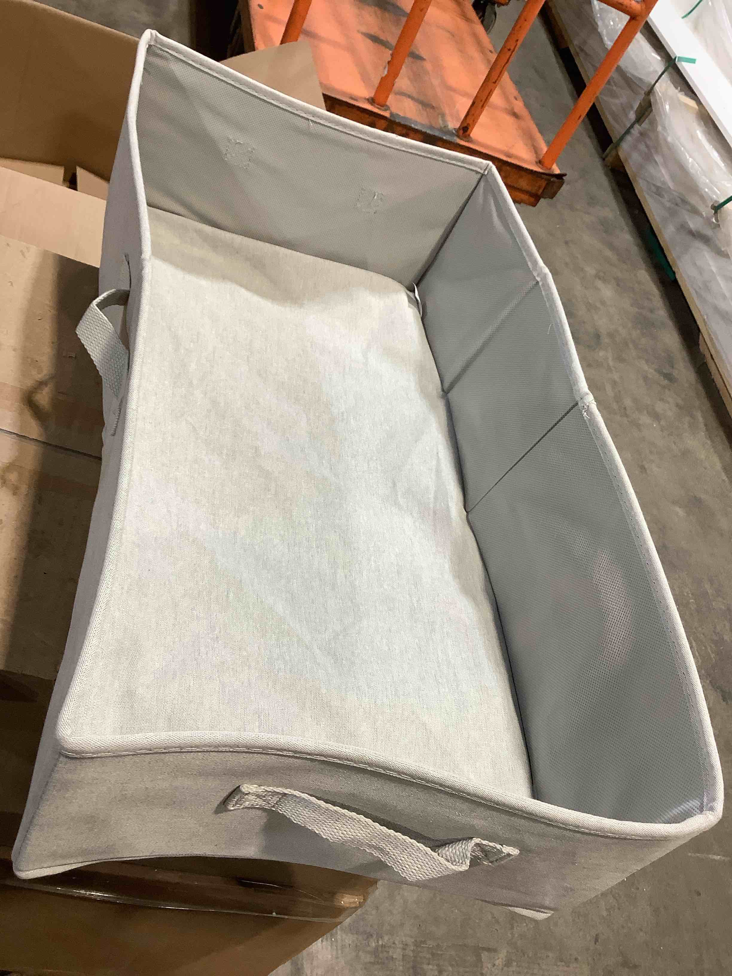Condition photo showing Good Condition for canvas gray folding organizer 24" x 12"