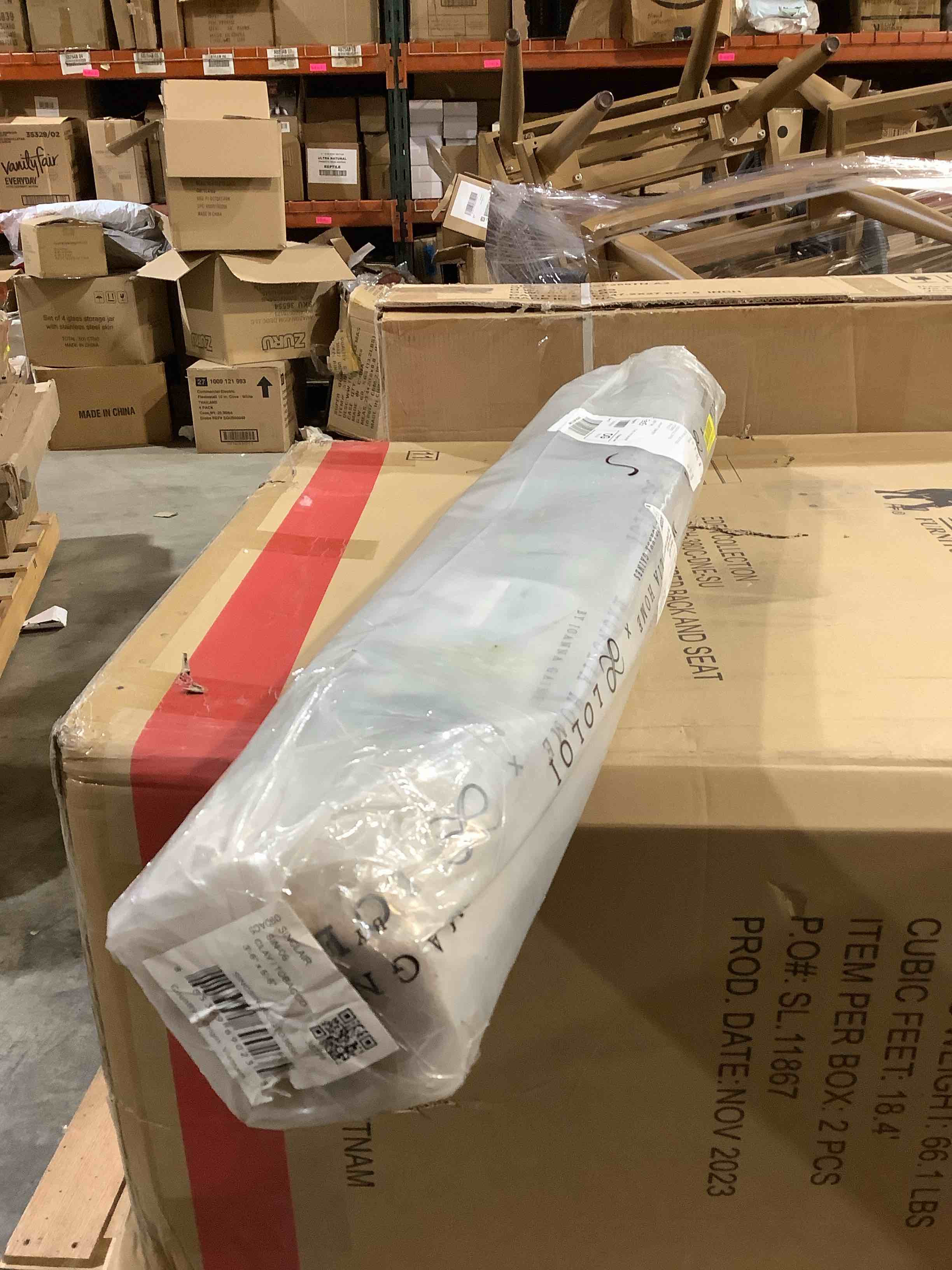 Condition photo showing New/Like New for loloi magnolia home by joanna gaines sinclair collection sin-06 clay/tobacco 3'-6" x 5'-6", .25" pile height, machine washable, accent rug