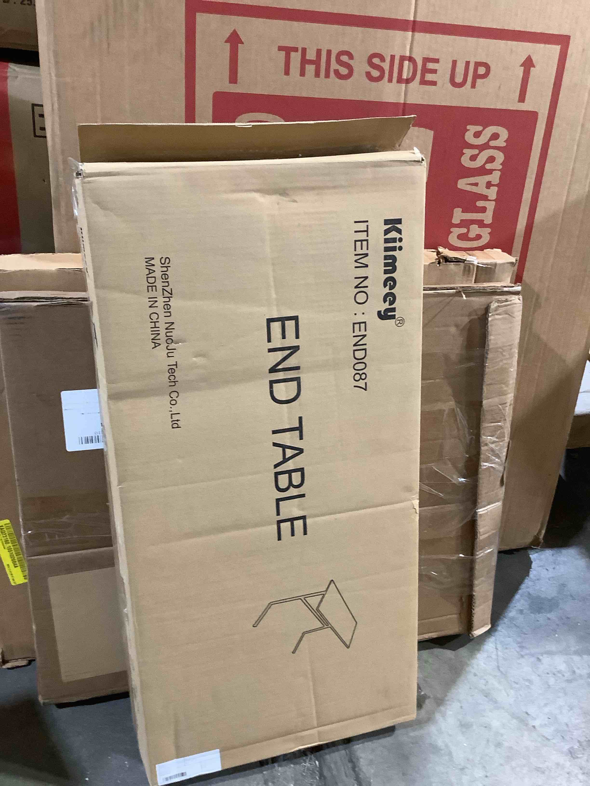 Condition photo showing New/Like New for shenzhen kimeey end table end087