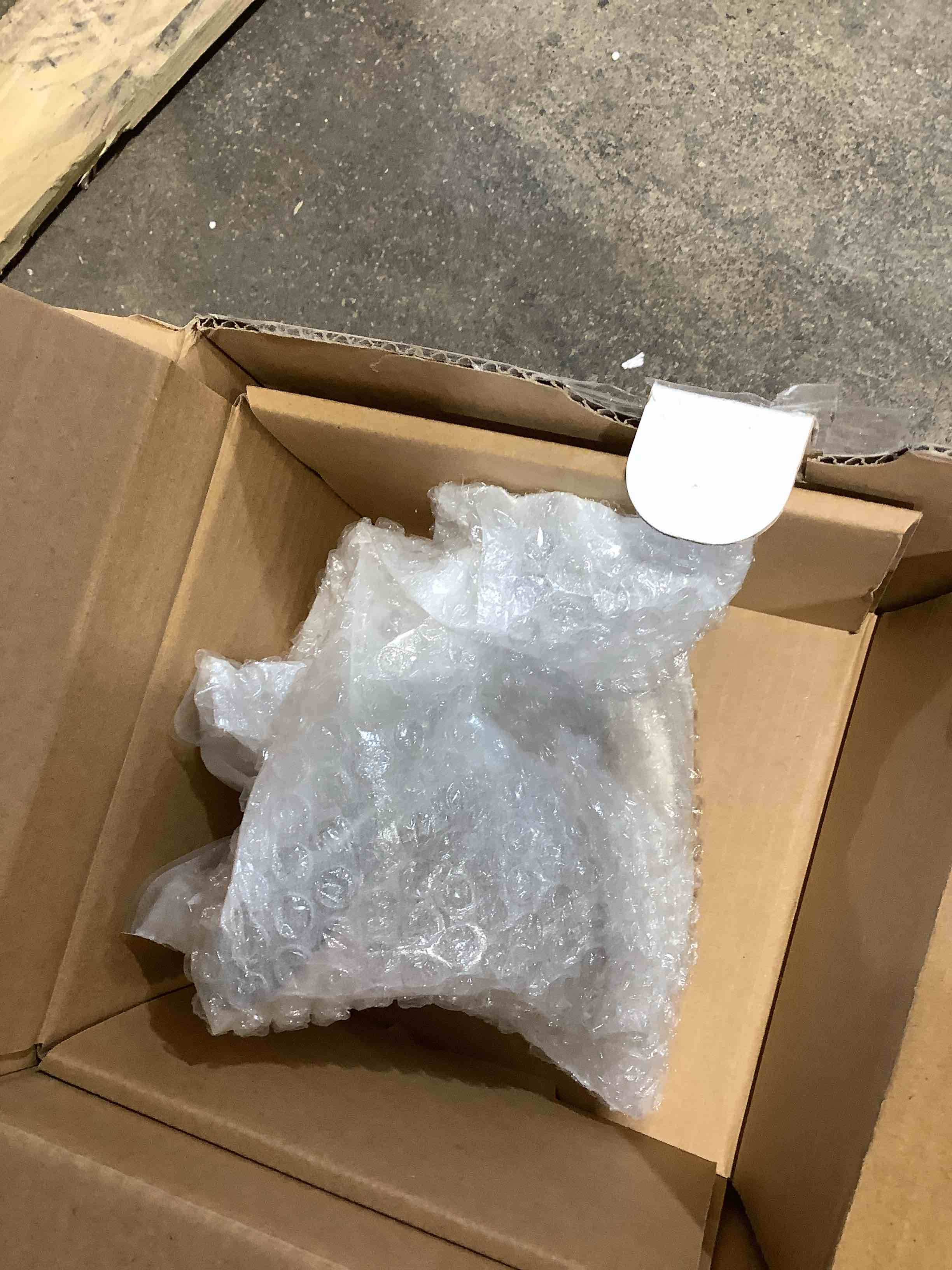 https://s3.amazonaws.com/lotting-images-prod/bidfta/TEA3213822_1776894279939.jpeg