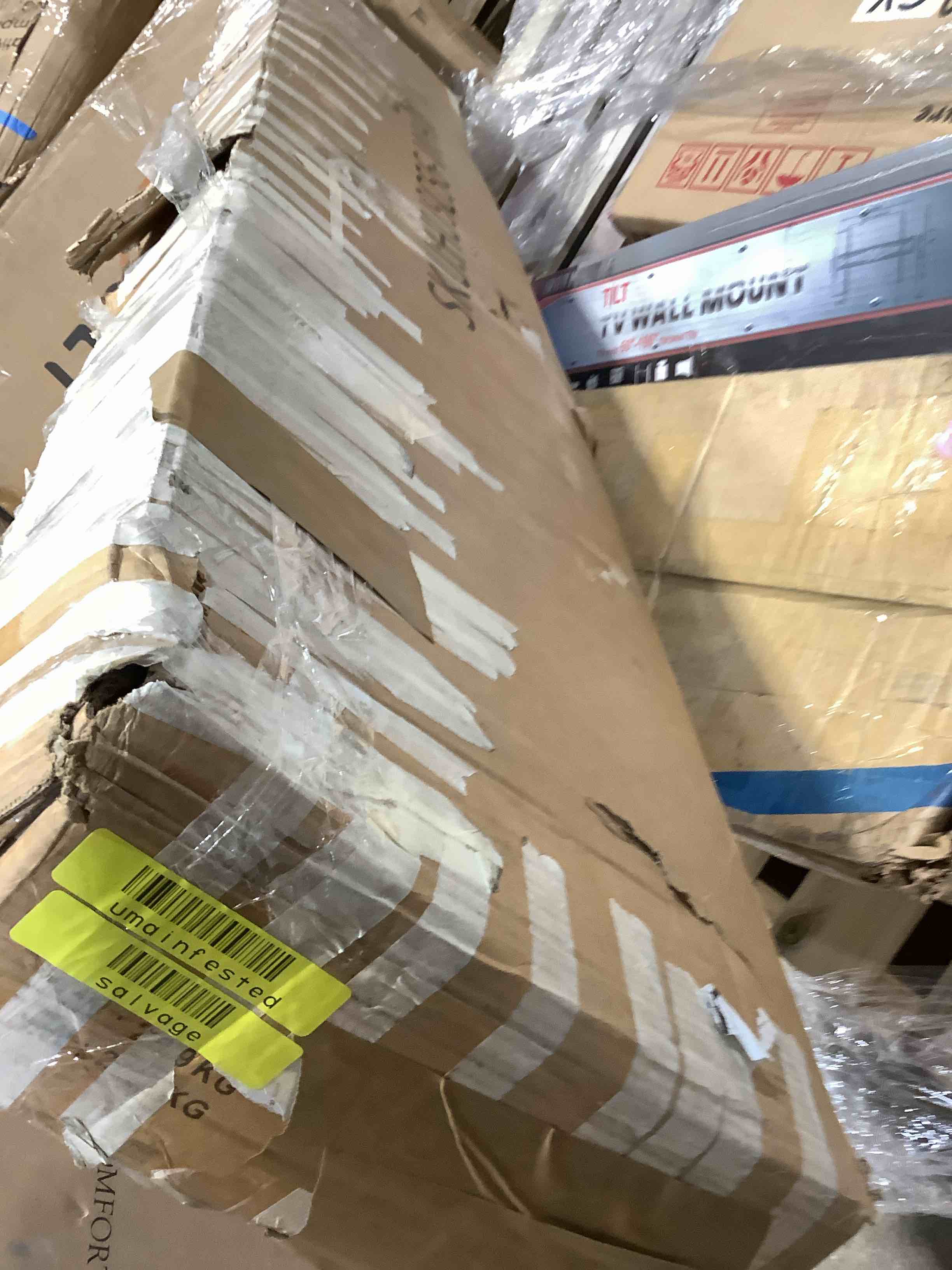 Condition photo showing Good Condition for white floating wall mounted tv stand, hu9056 – wh00