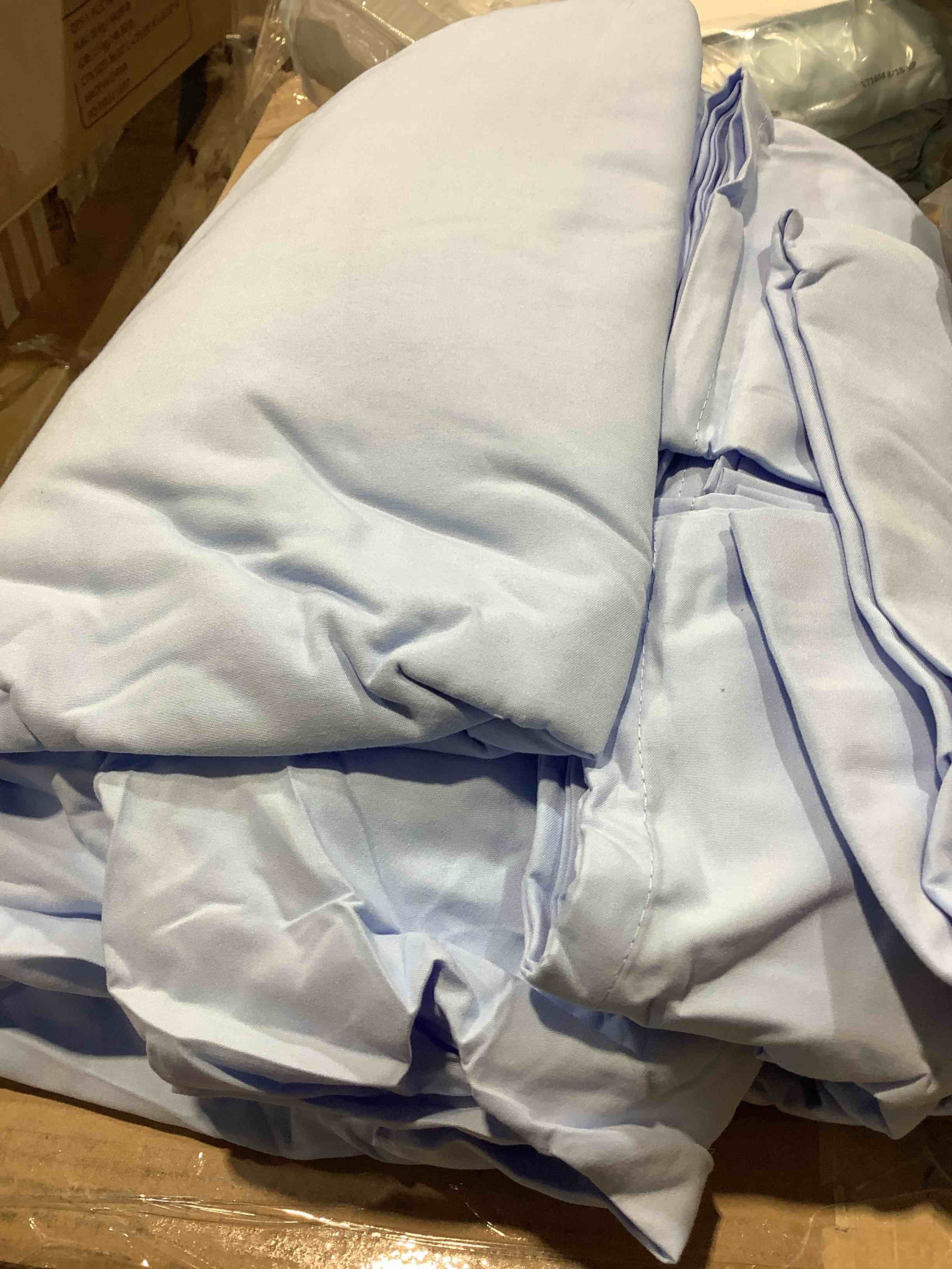 Condition photo showing Good Condition for cool, luxury collection, queen, light blue sheets