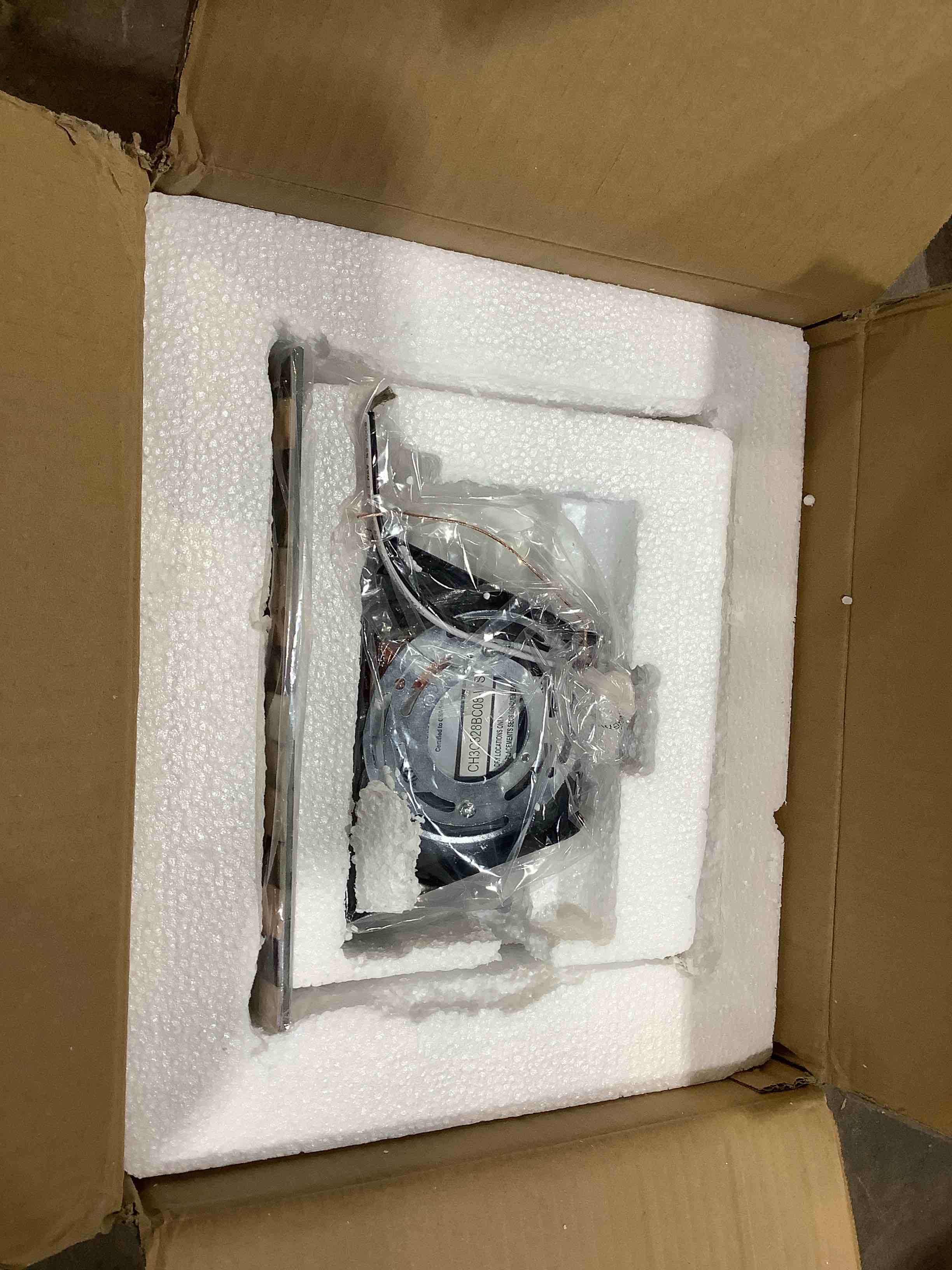 Condition photo showing Good Condition for oberg 1 - light gray/cream flush mount