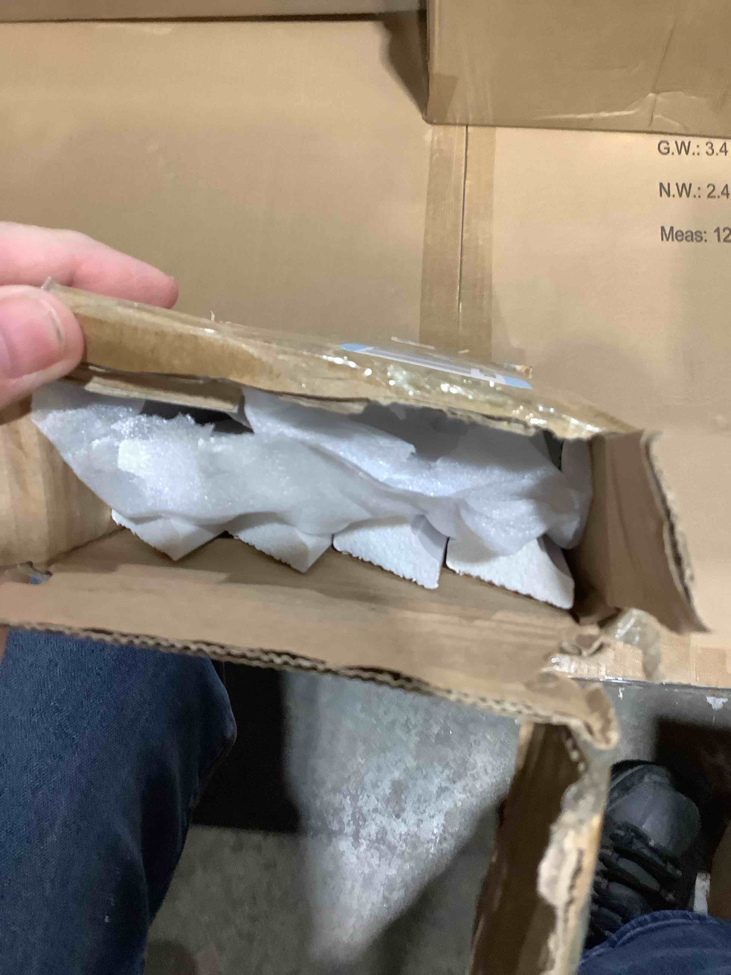 https://s3.amazonaws.com/lotting-images-prod/bidfta/TEA3213929_1777302755874.jpeg