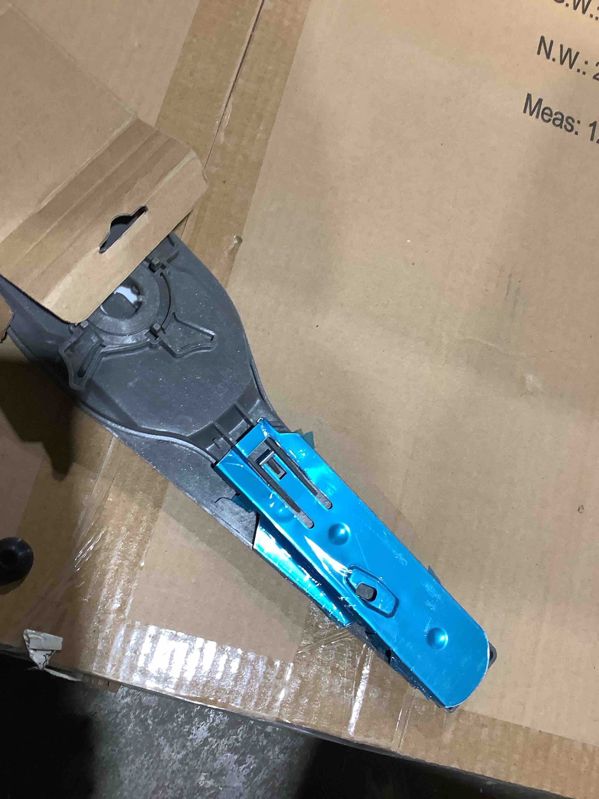 https://s3.amazonaws.com/lotting-images-prod/bidfta/TEA3213930_1777302627514.jpeg
