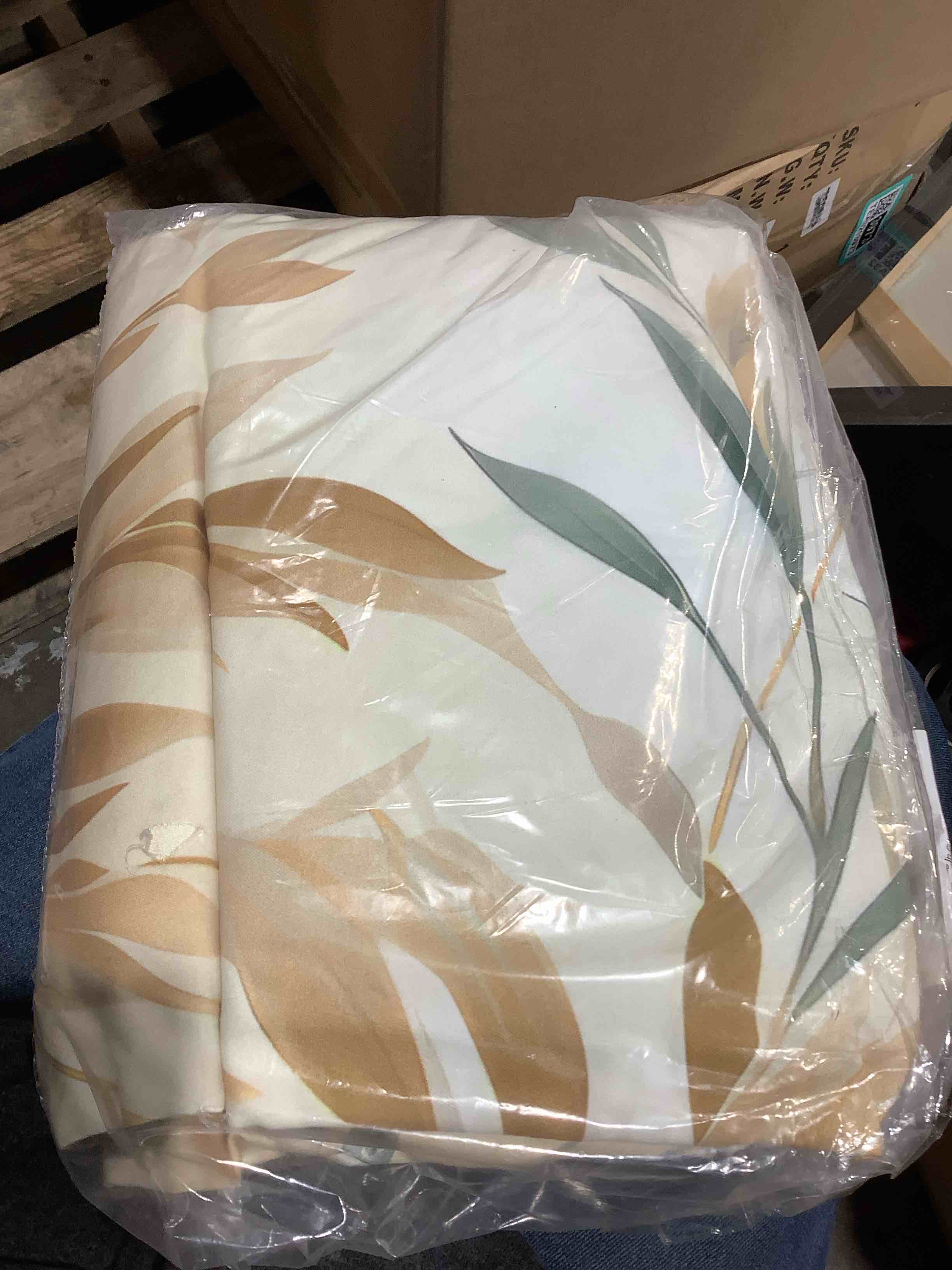 Condition photo showing New/Like New for homorin minimalist nature three plant duvet cover set