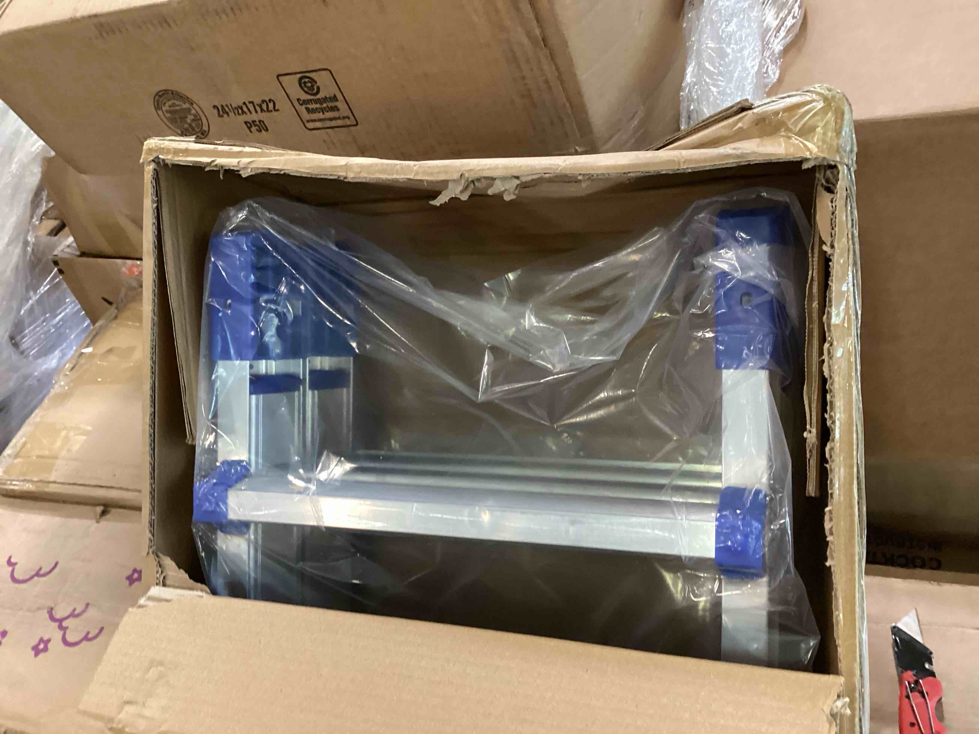 https://s3.amazonaws.com/lotting-images-prod/bidfta/TEA3214092_1750272761712.jpeg