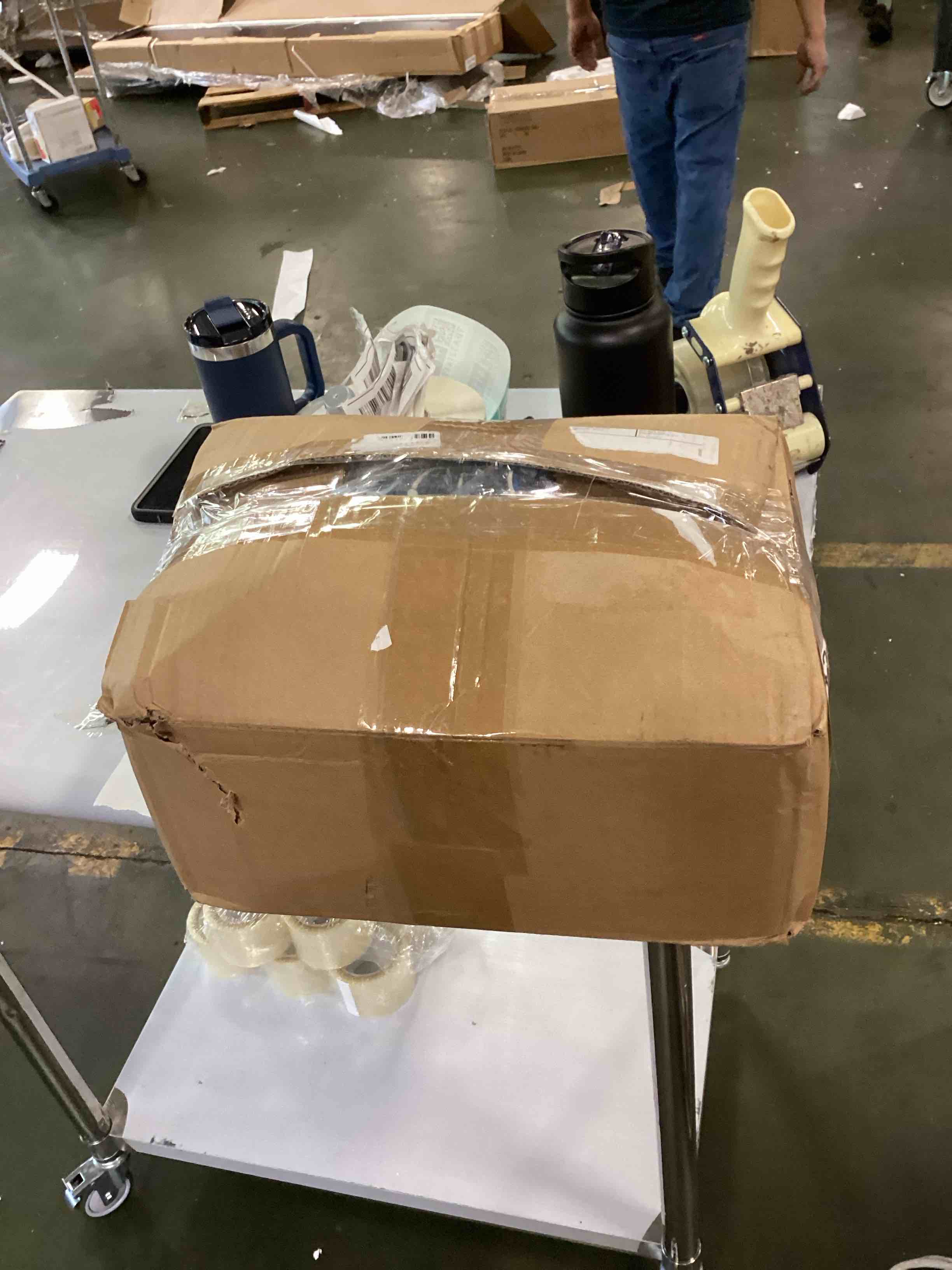 https://s3.amazonaws.com/lotting-images-prod/bidfta/TEA3214105_1750273324523.jpeg