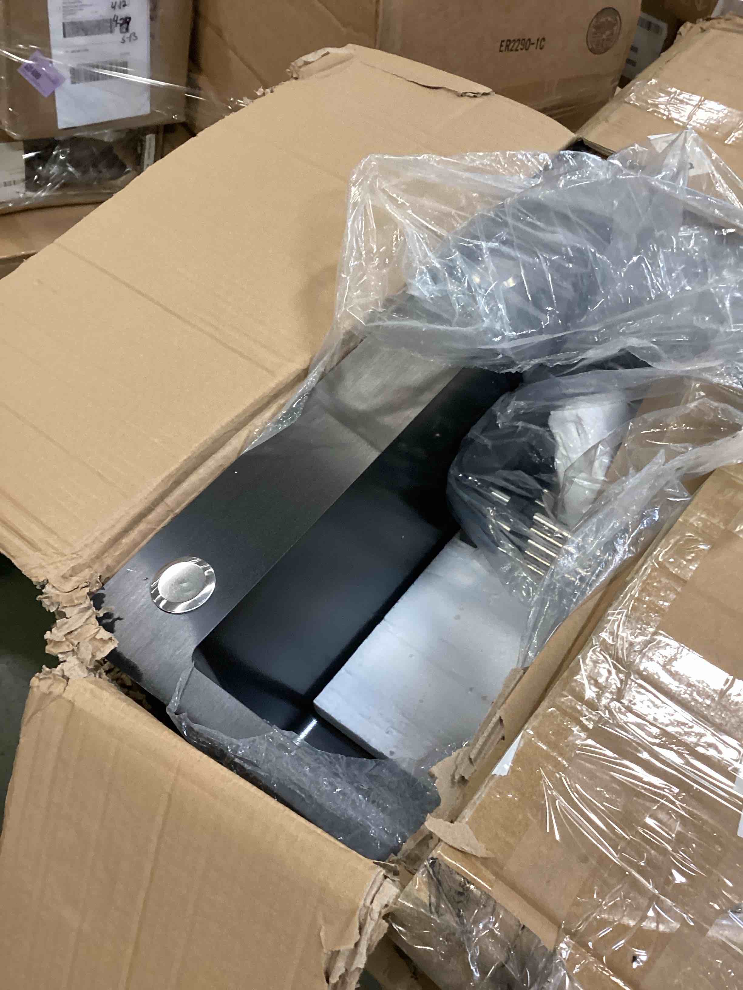 https://s3.amazonaws.com/lotting-images-prod/bidfta/TEA3214639_1750940741028.jpeg