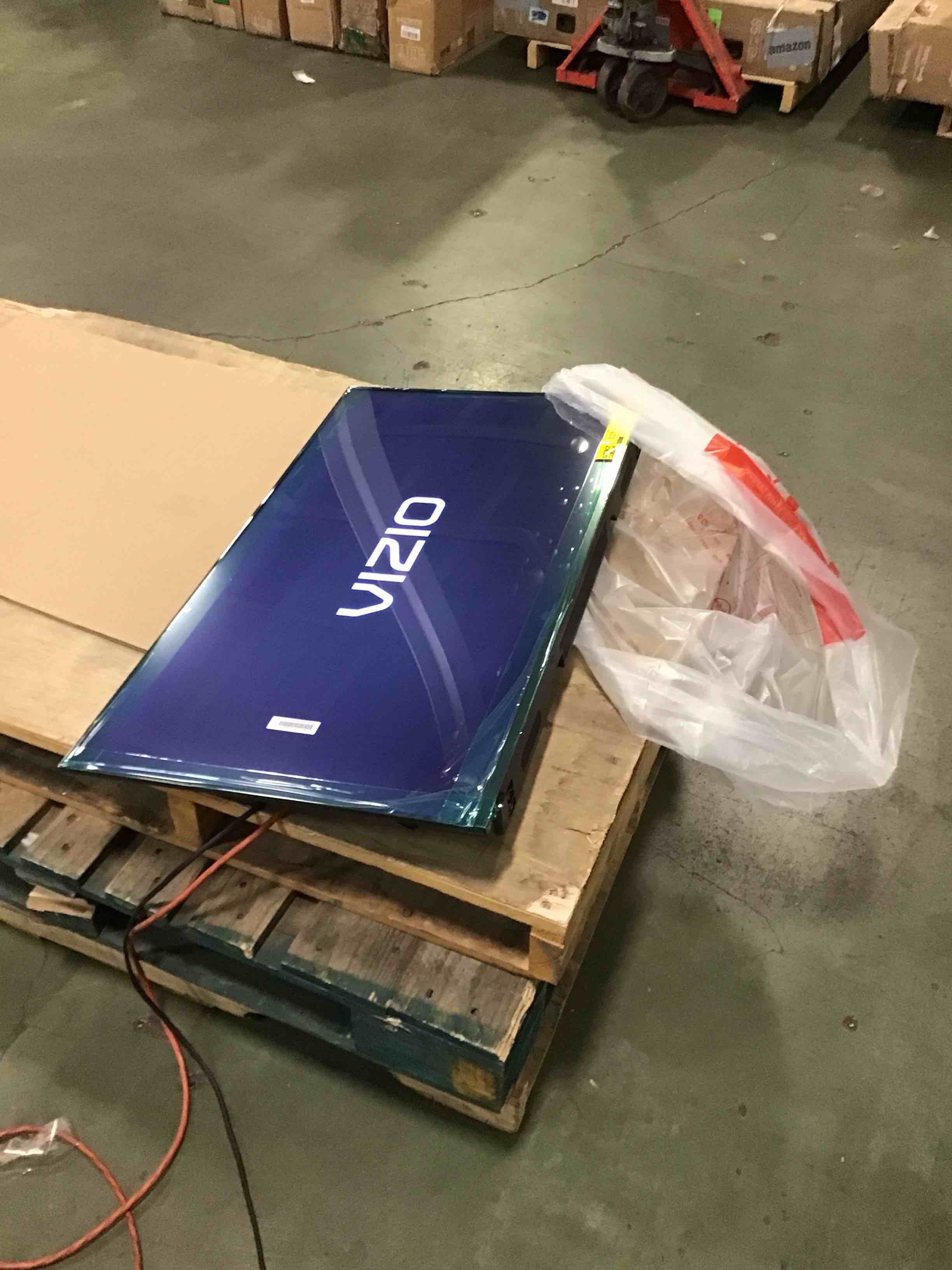 https://s3.amazonaws.com/lotting-images-prod/bidfta/TEA3215309_1753459678871.jpeg